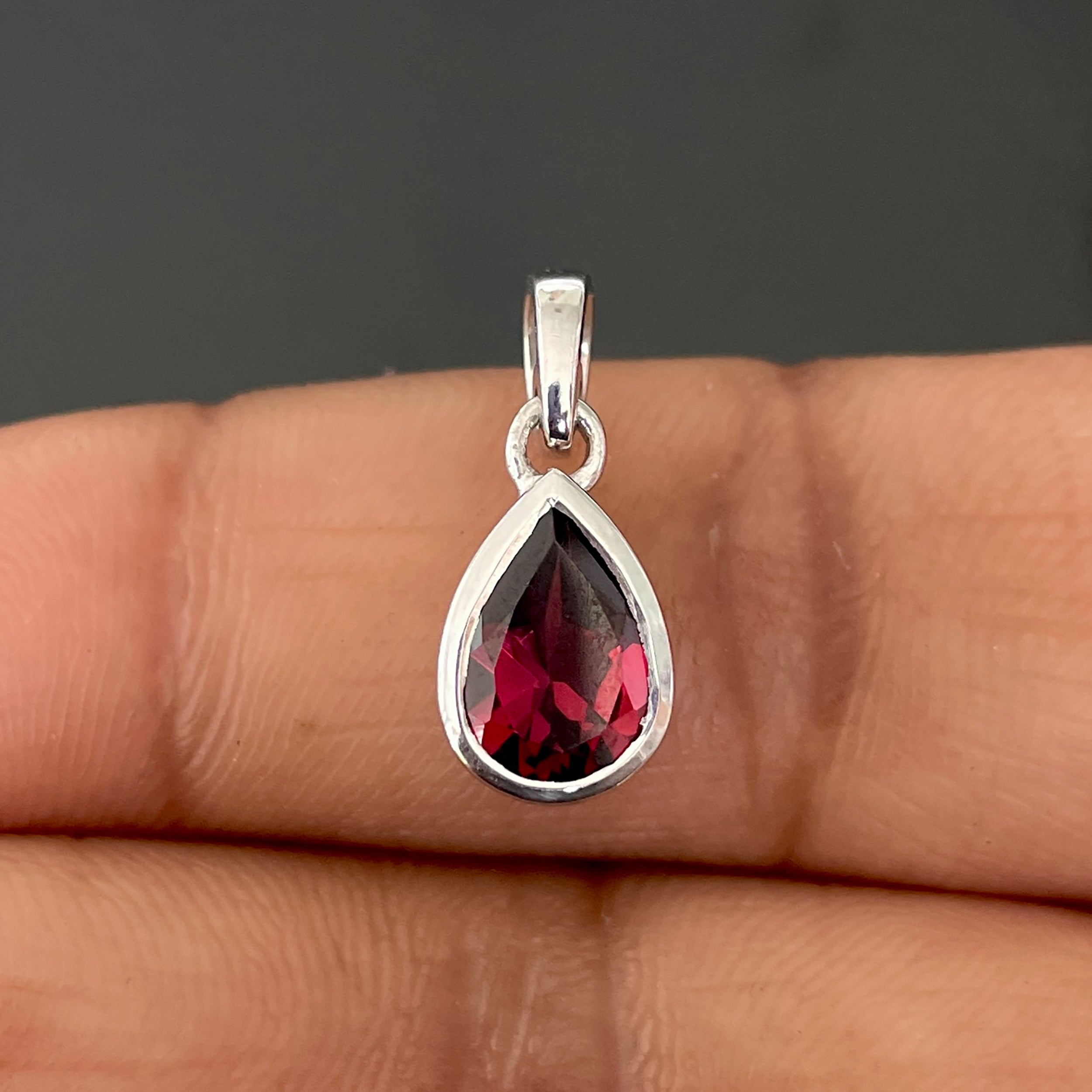 Garnet Pendant-(GAR-SP-956.)