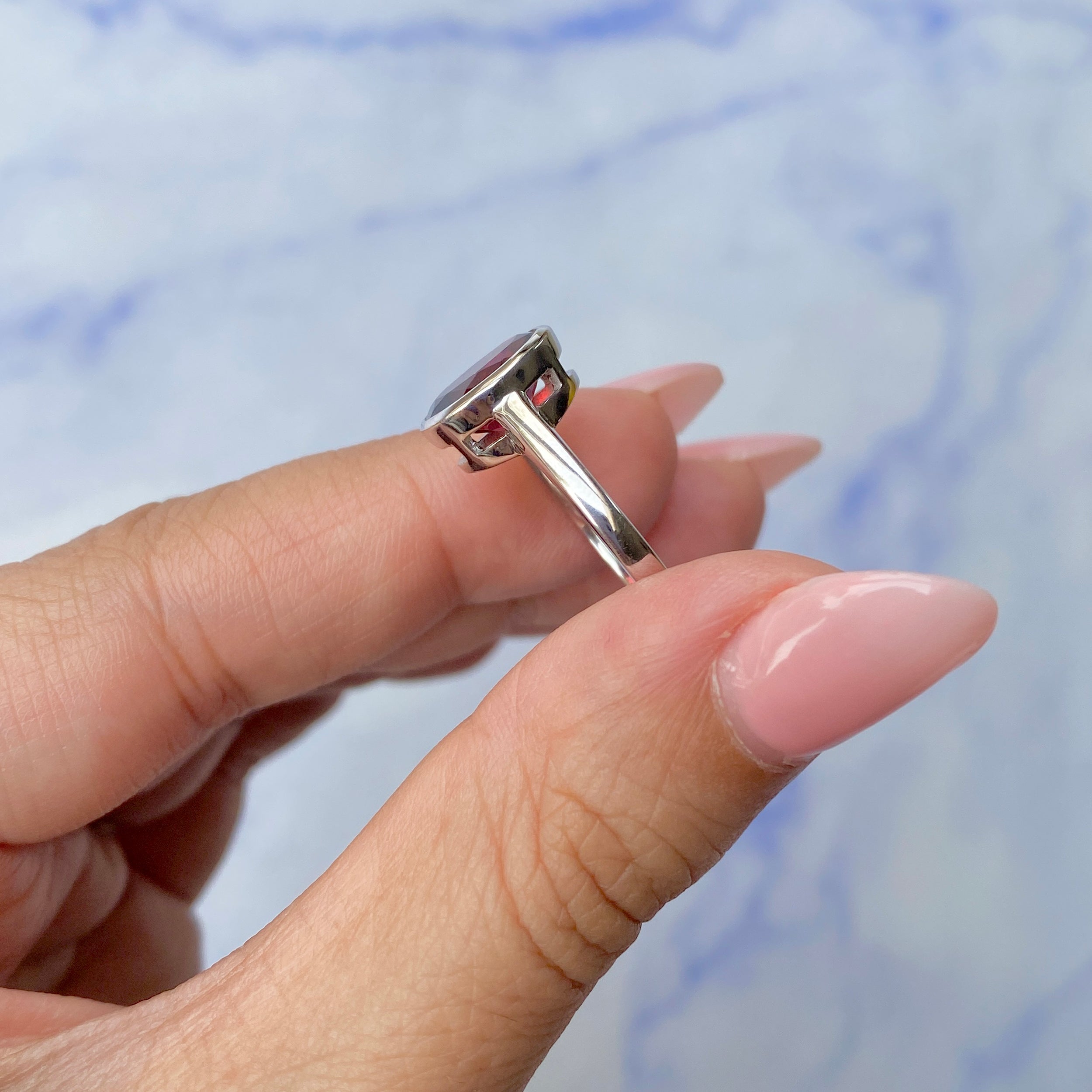 Garnet Ring-(GAR-SR-1623.)