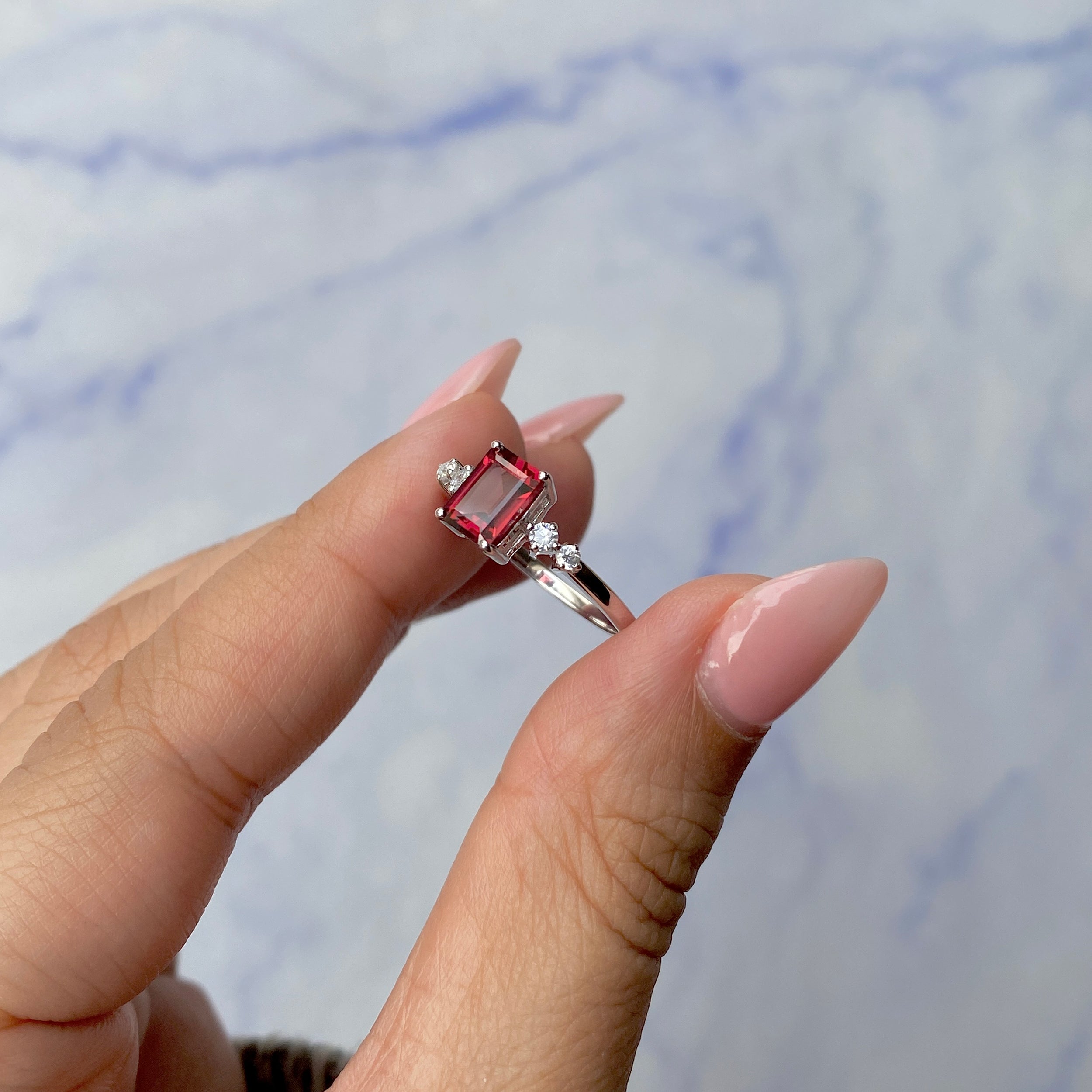 Garnet Ring-(GAR-SR-2187.)