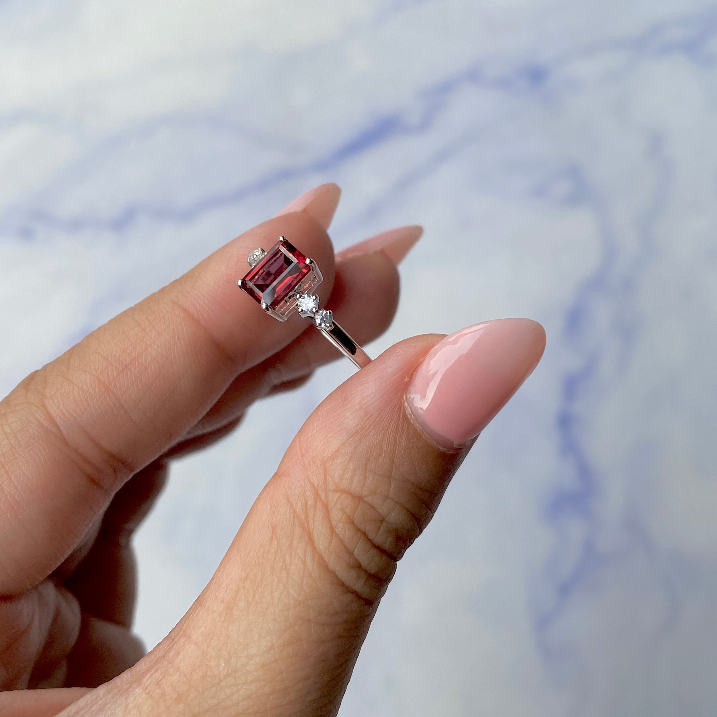 Garnet Ring-(GAR-SR-2187.)