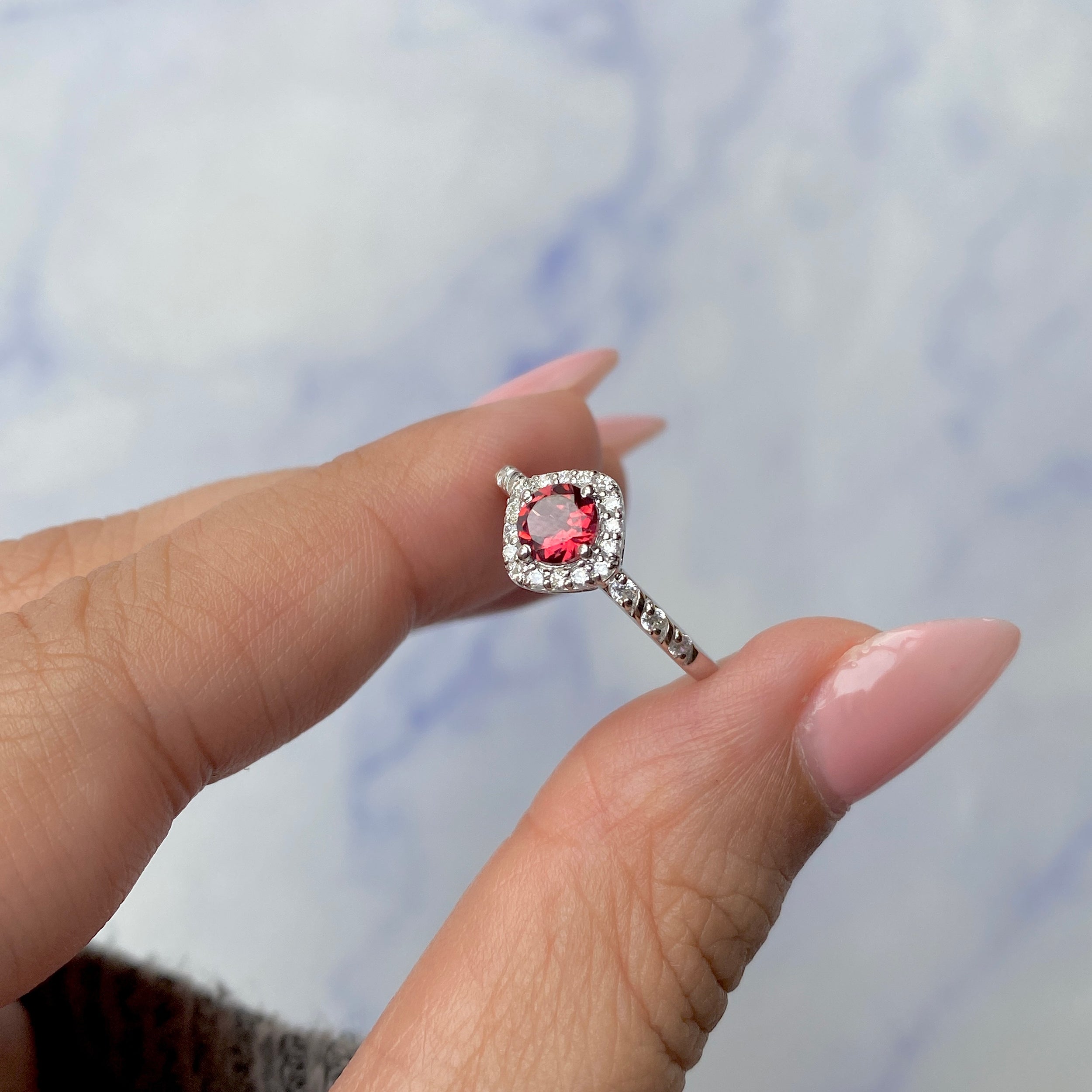 Garnet Ring-(GAR-SR-2260.)