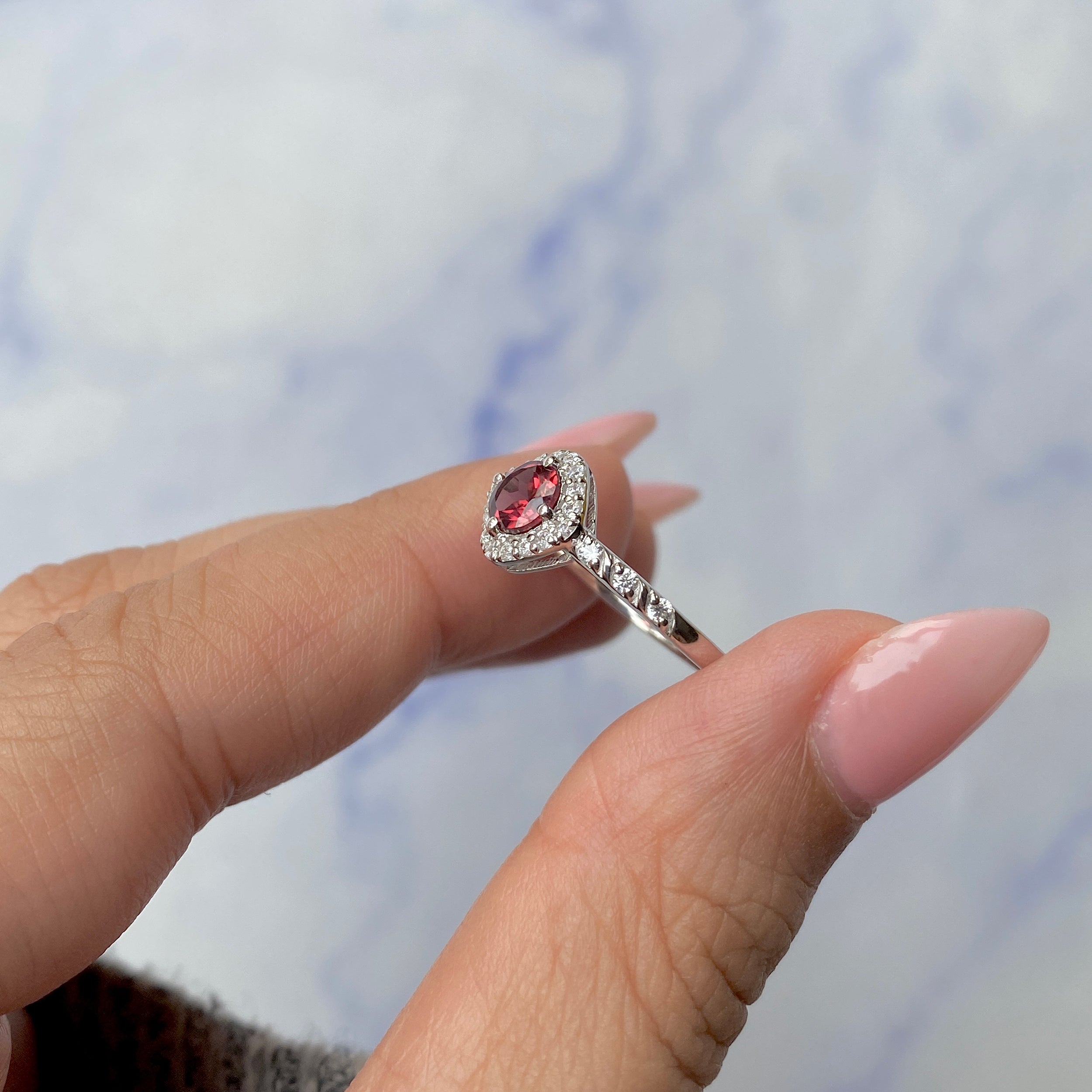 Garnet Ring-(GAR-SR-2260.)