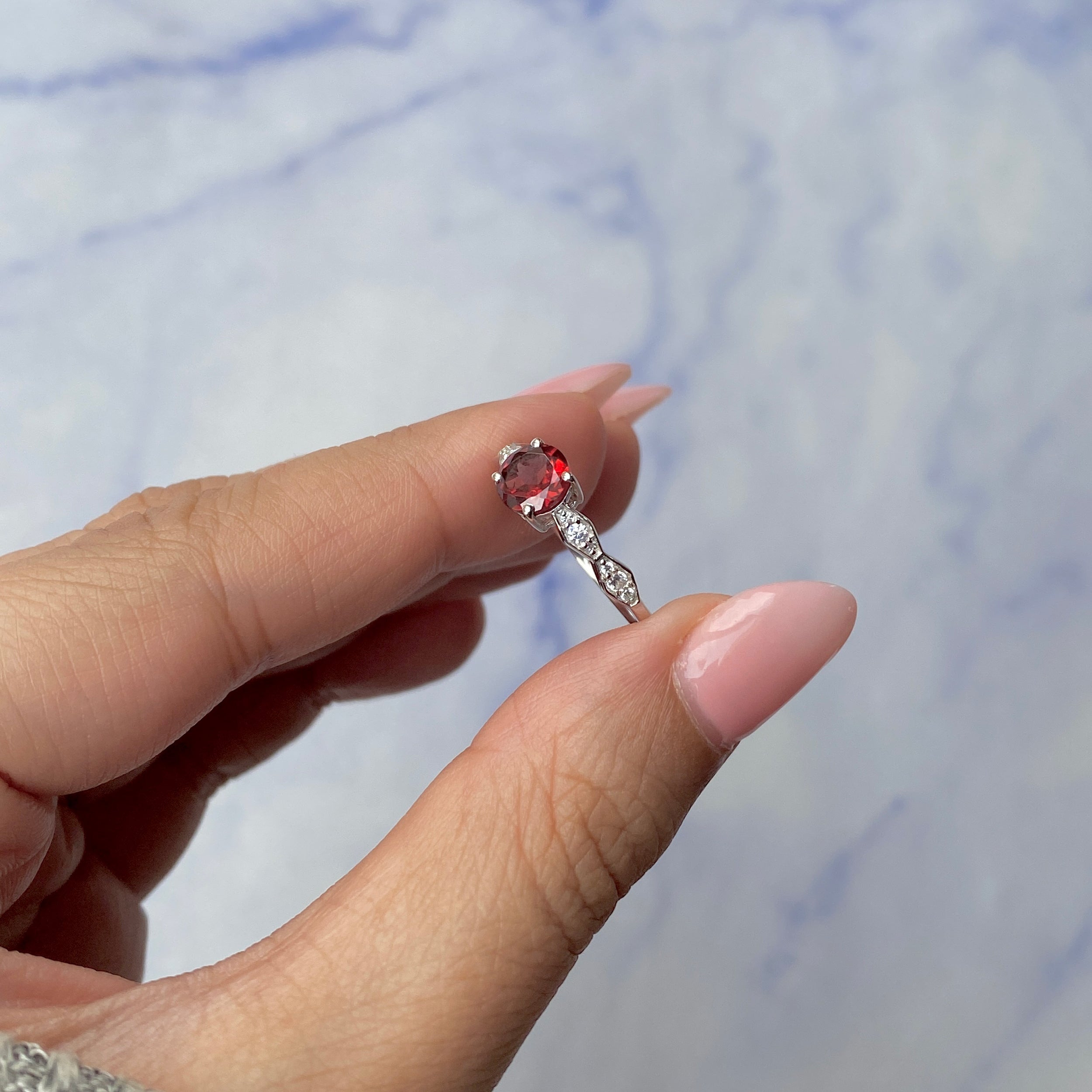 Garnet Ring-(GAR-SR-2288.)