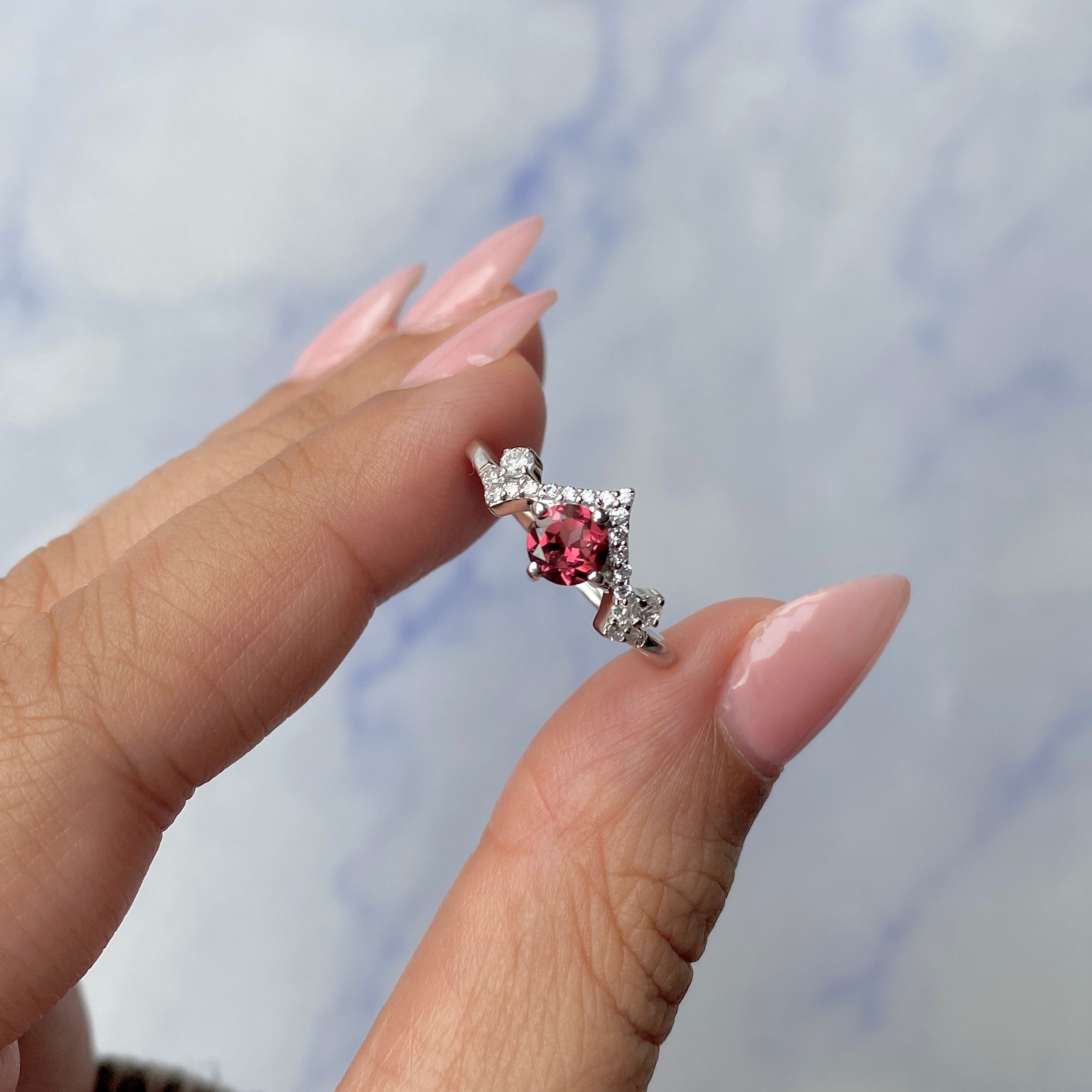 Garnet Ring-(GAR-SR-2296.)