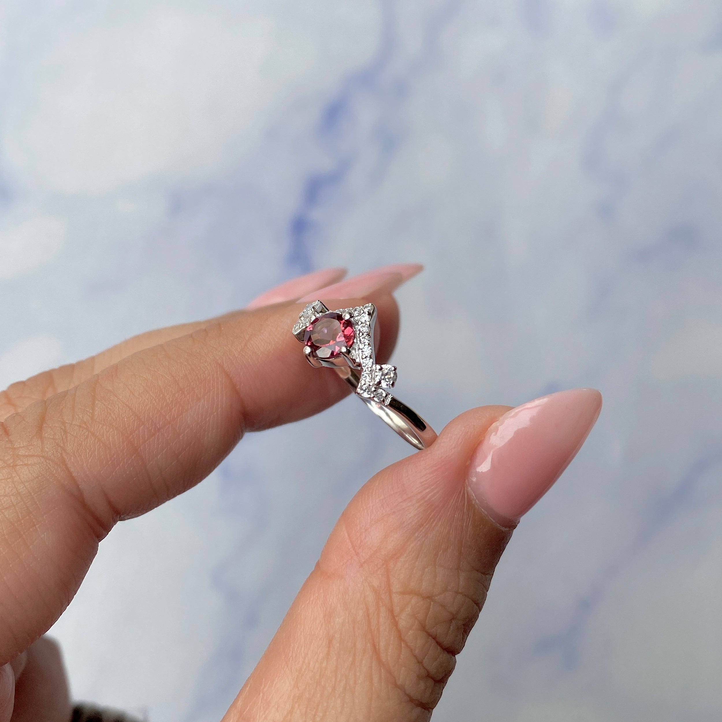 Garnet Ring-(GAR-SR-2296.)