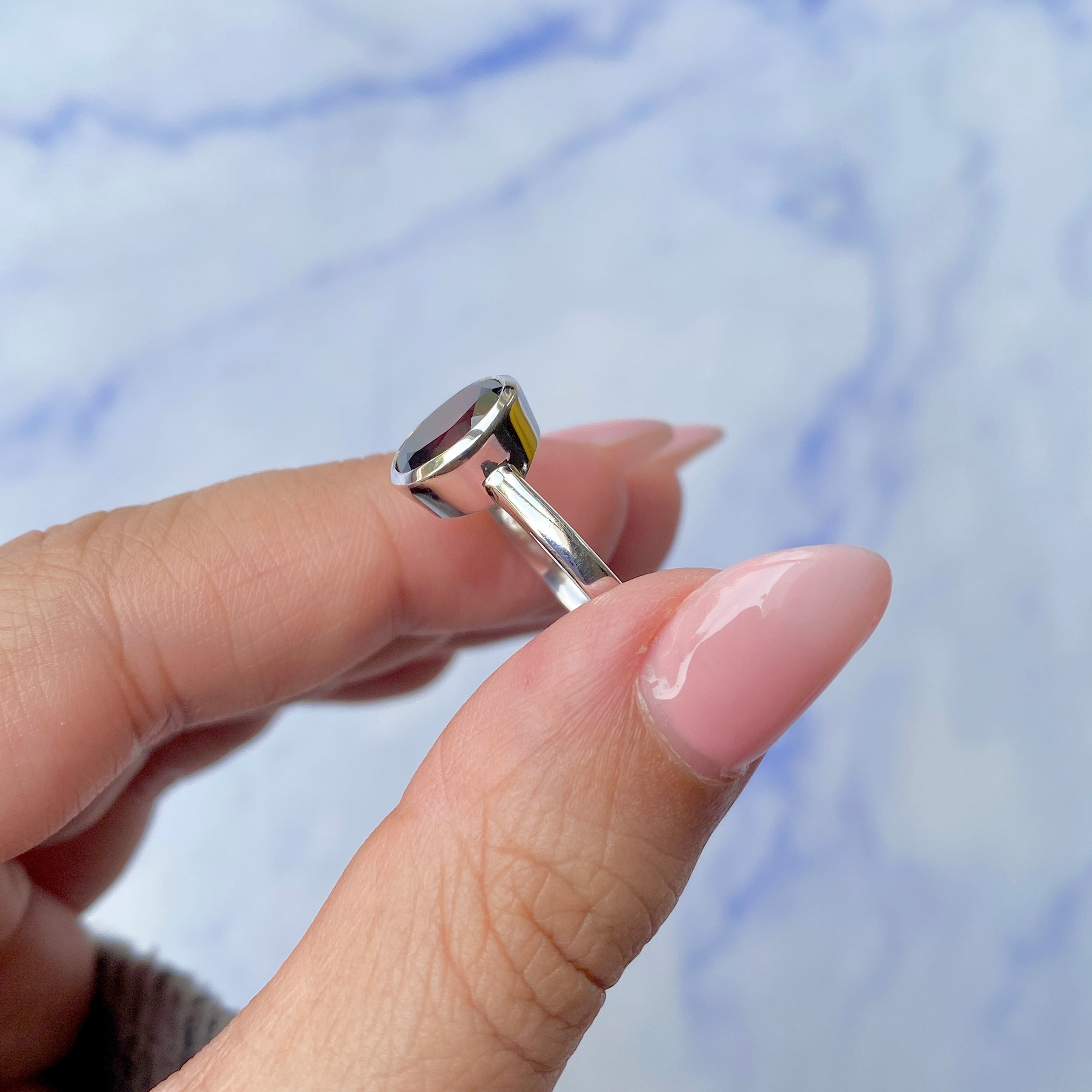 Garnet Ring-(GAR-SR-251.)