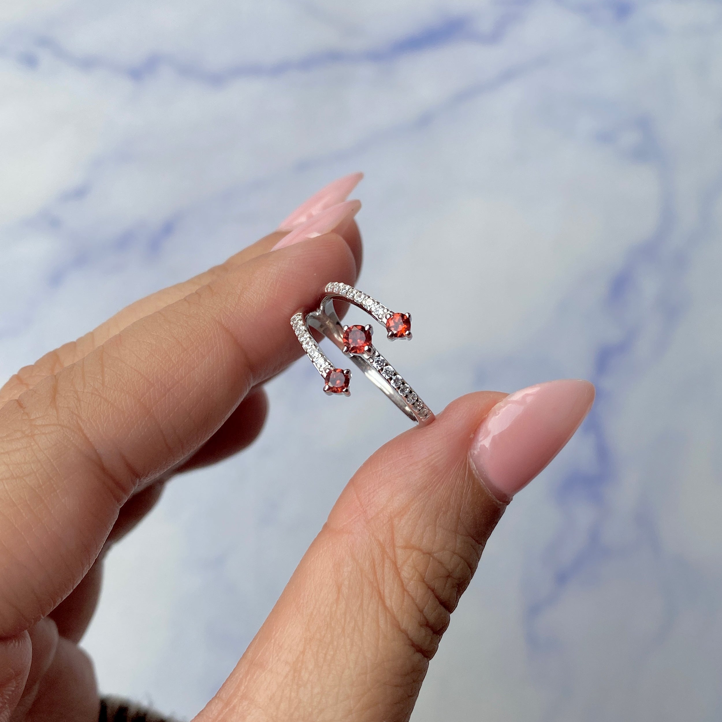 Garnet Ring-(GAR-SR-2520.)