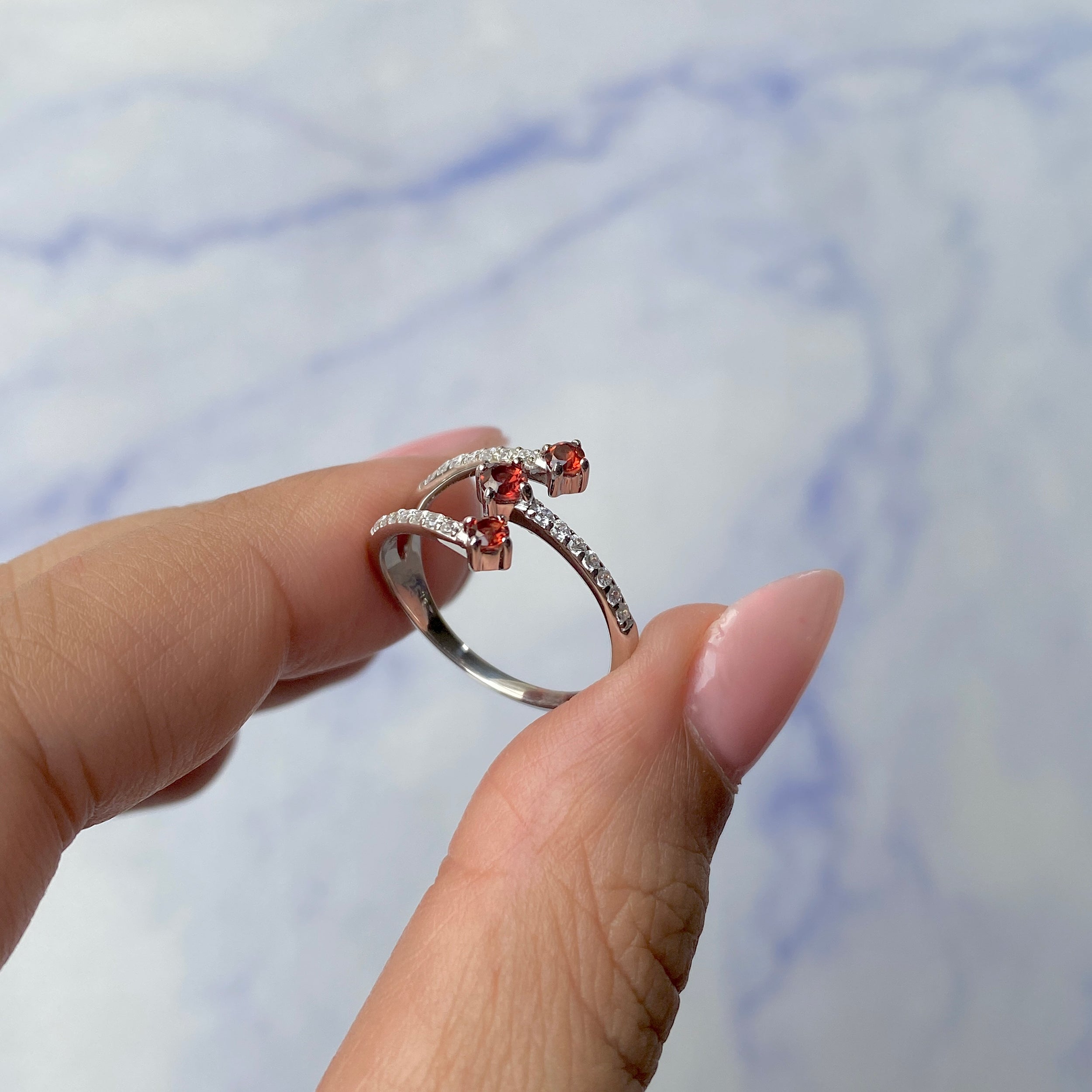 Garnet Ring-(GAR-SR-2520.)