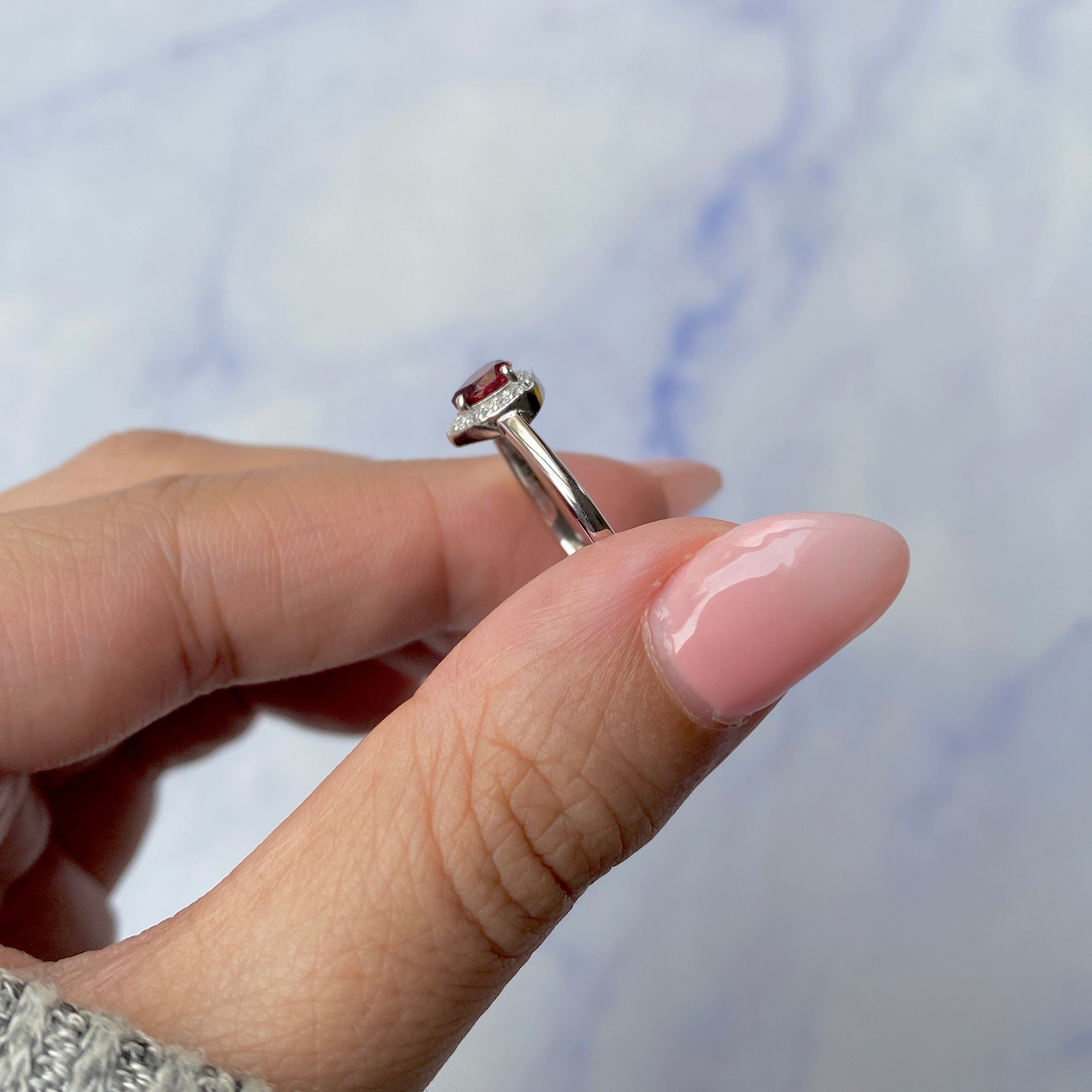 Garnet Ring-(GAR-SR-2750.)