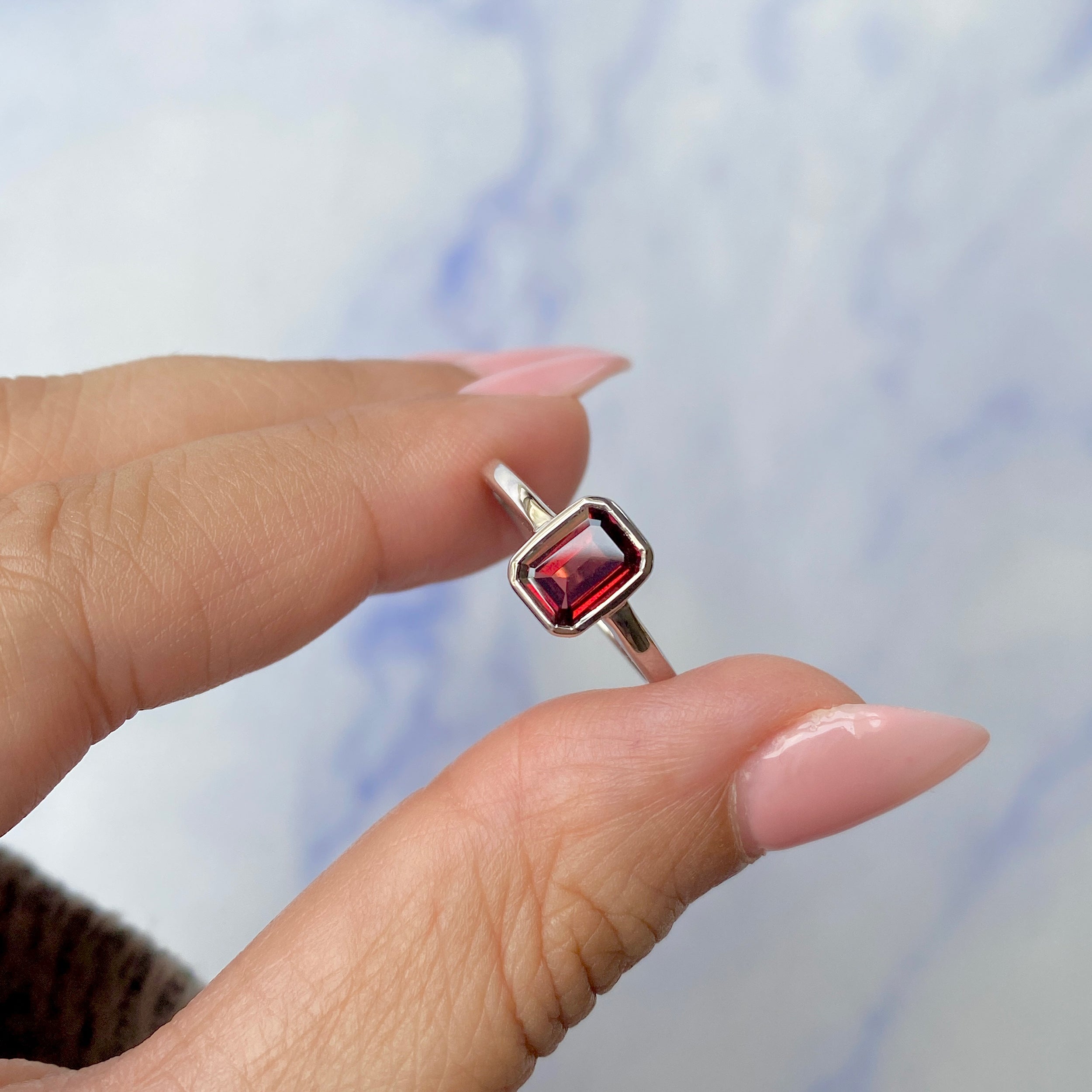 Garnet Ring-(GAR-SR-2765.)