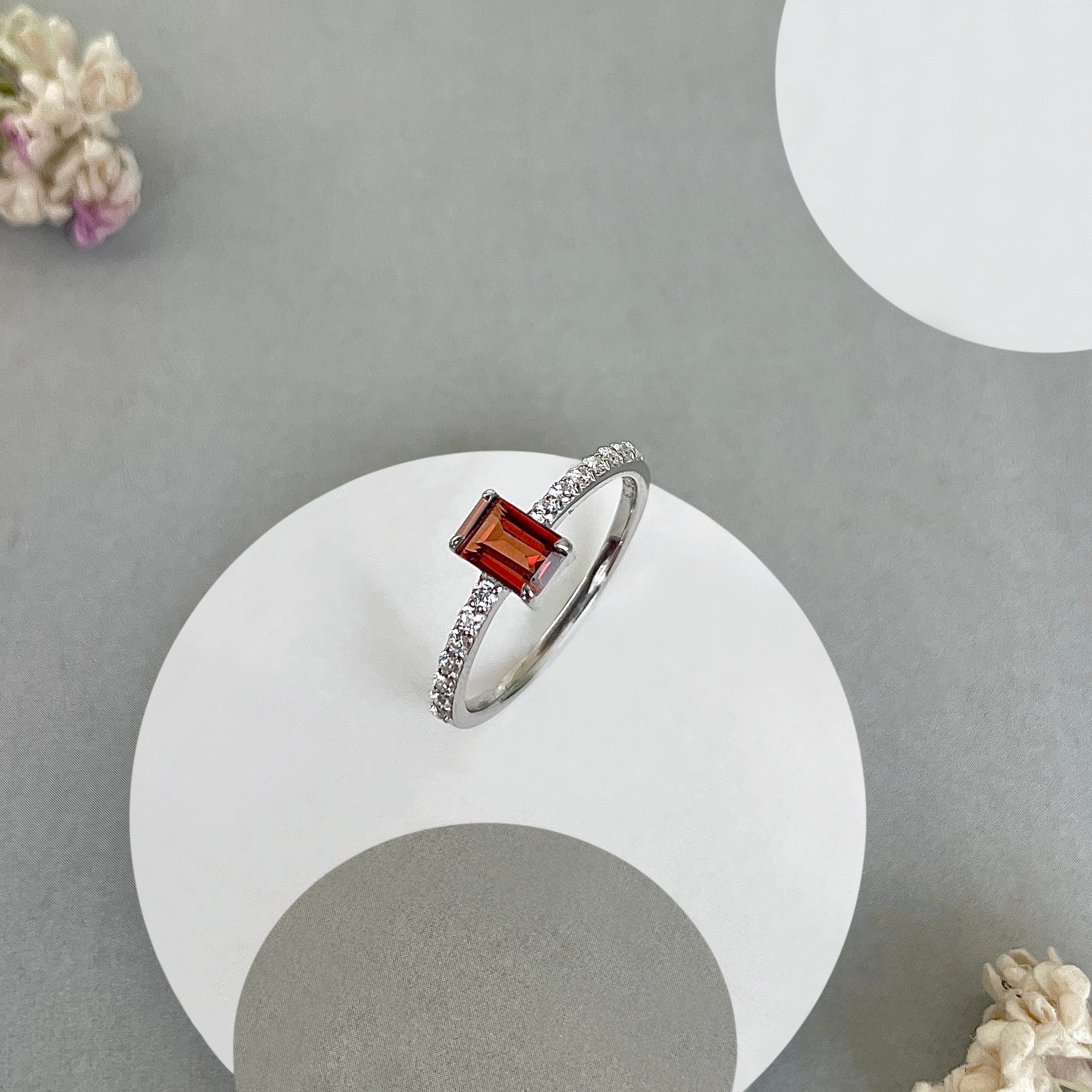 Garnet Ring-(GAR-SR-3118.)
