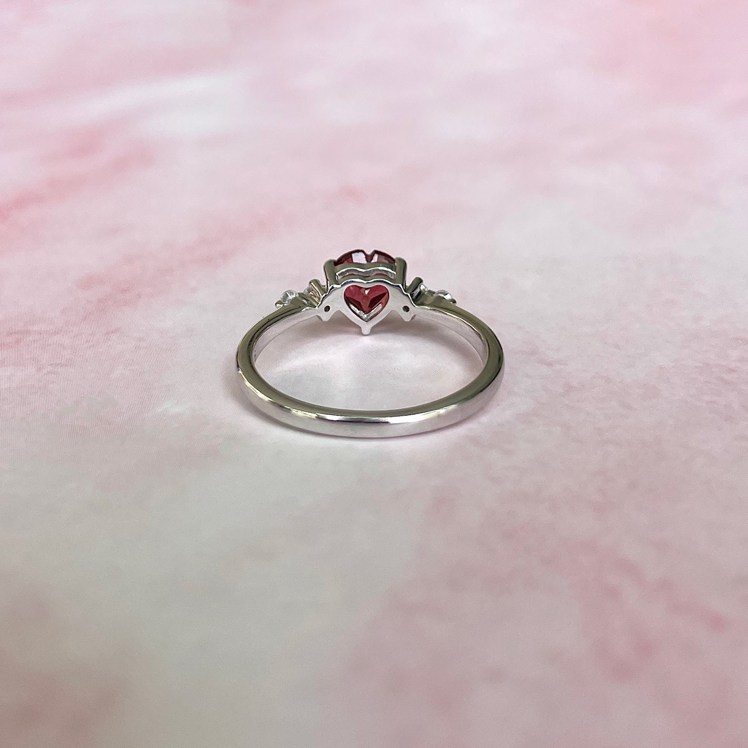 Garnet Ring-(GAR-SR-3550.)