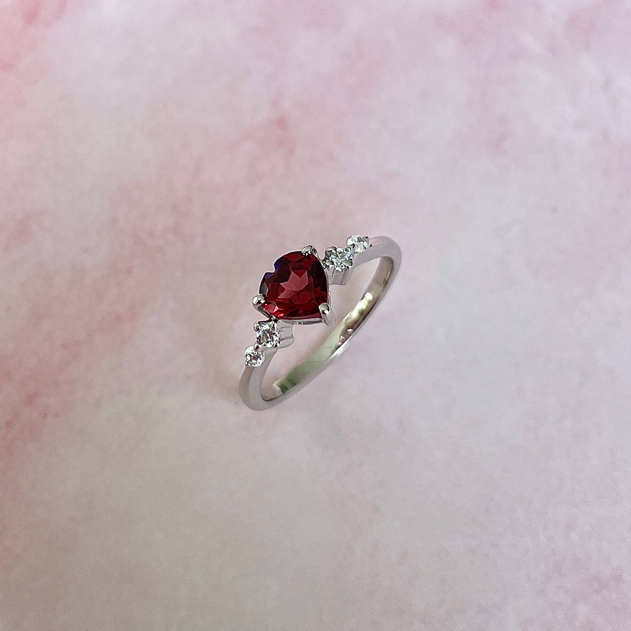 Garnet Ring-(GAR-SR-3550.)