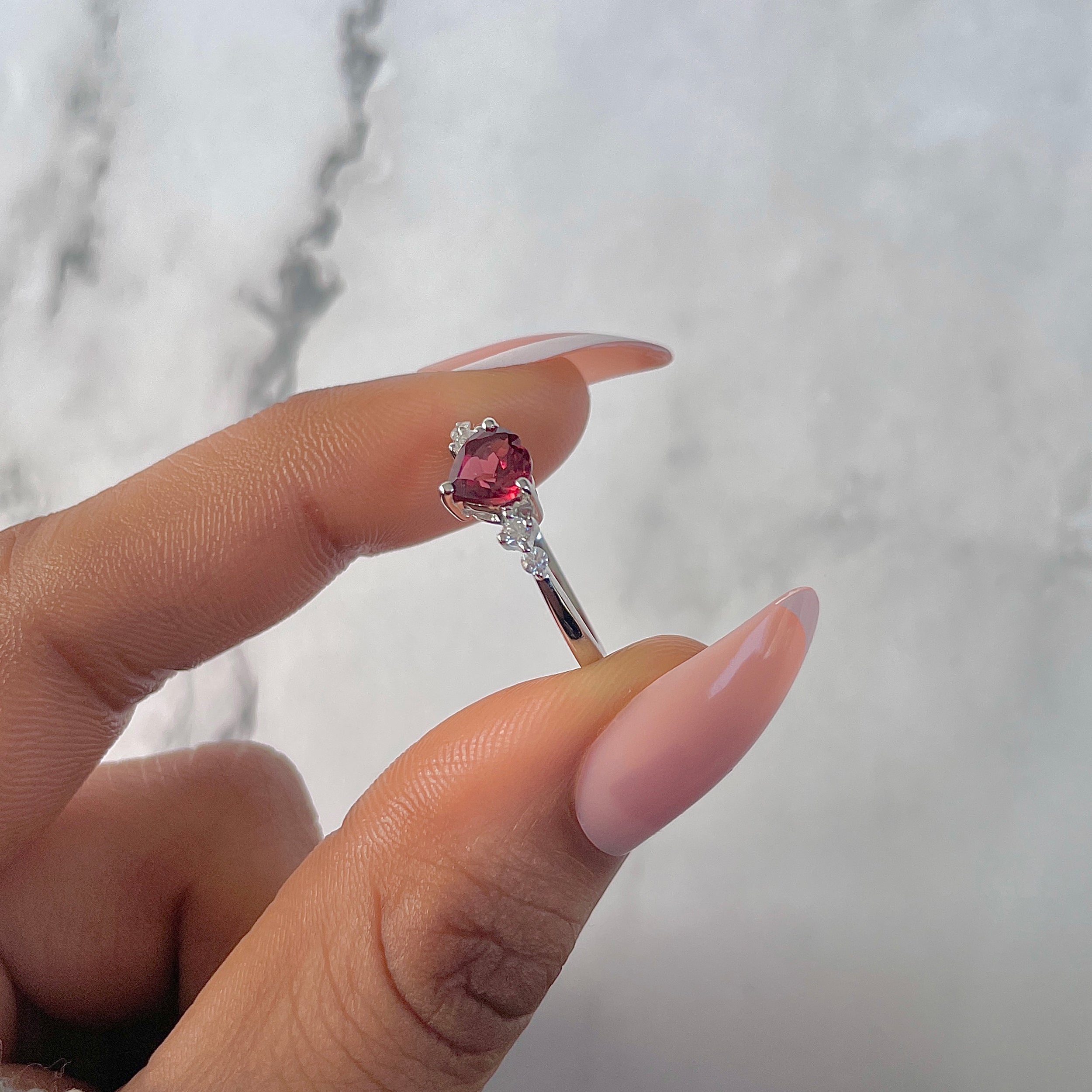 Garnet Ring-(GAR-SR-3550.)