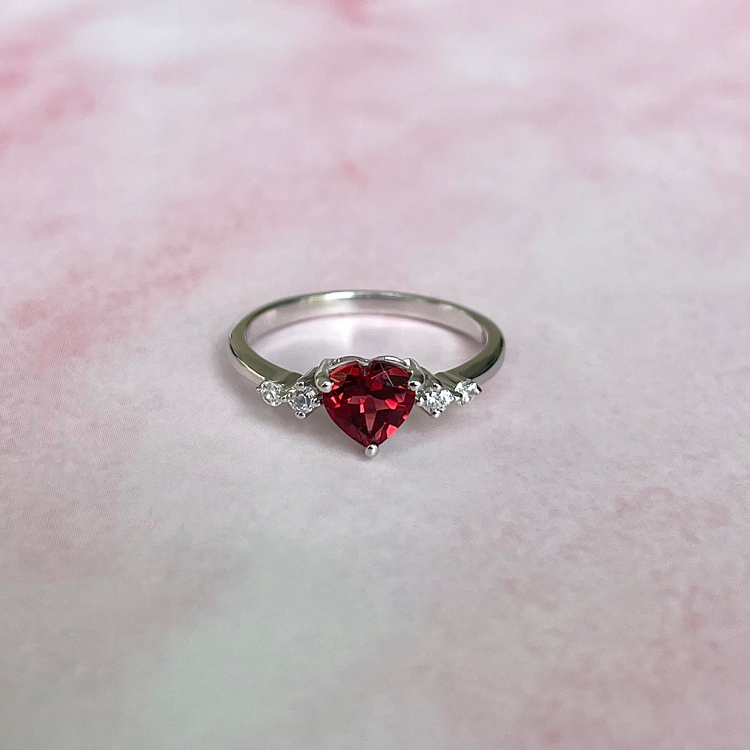 Garnet Ring-(GAR-SR-3550.)
