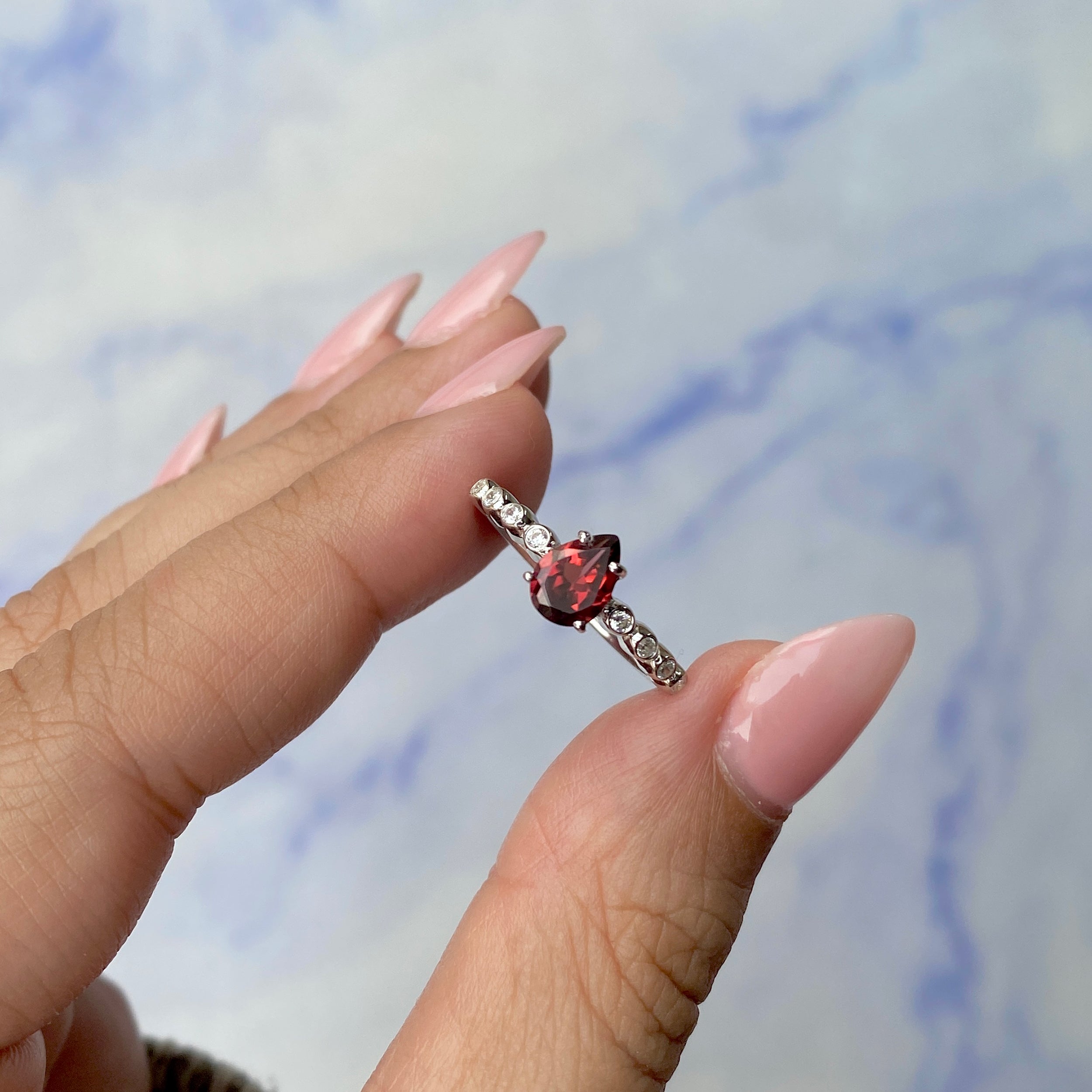 Garnet Ring-(GAR-SR-419D-W.)