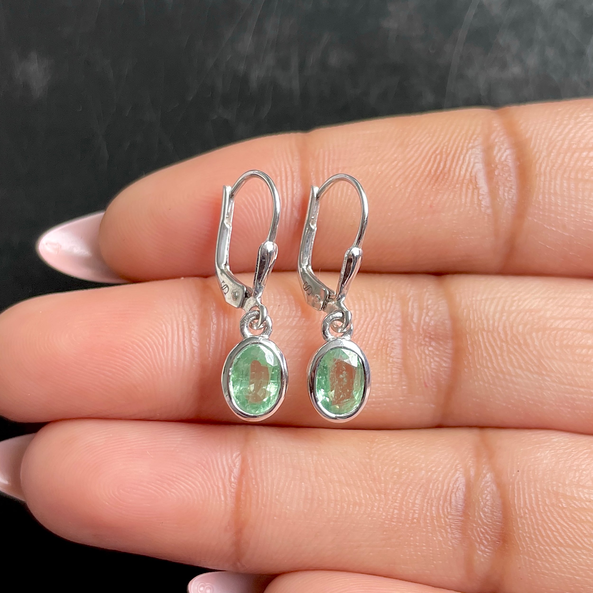 Green Kyanite Leverback Earrings-(GKY-SE-1316.)