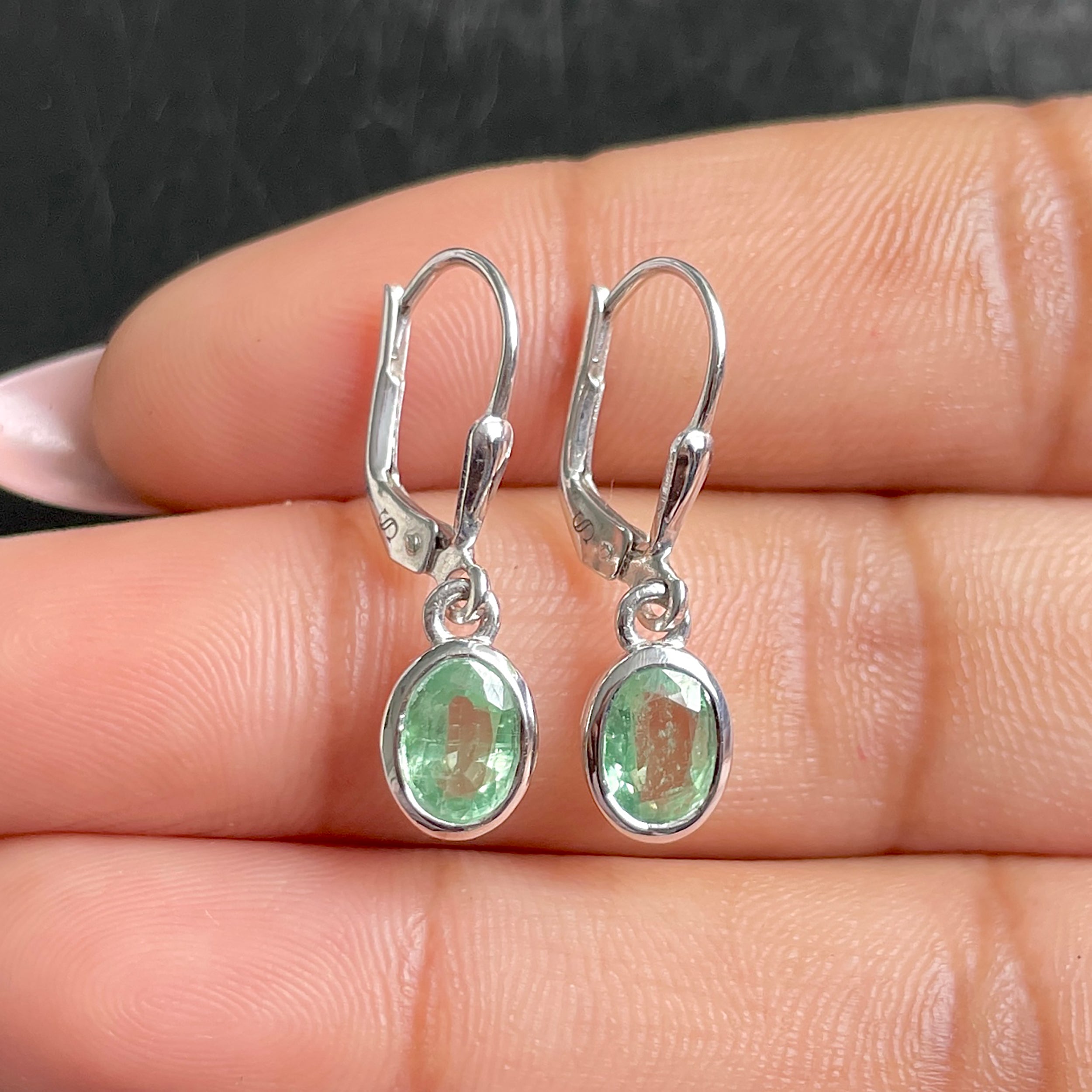 Green Kyanite Leverback Earrings-(GKY-SE-1316.)