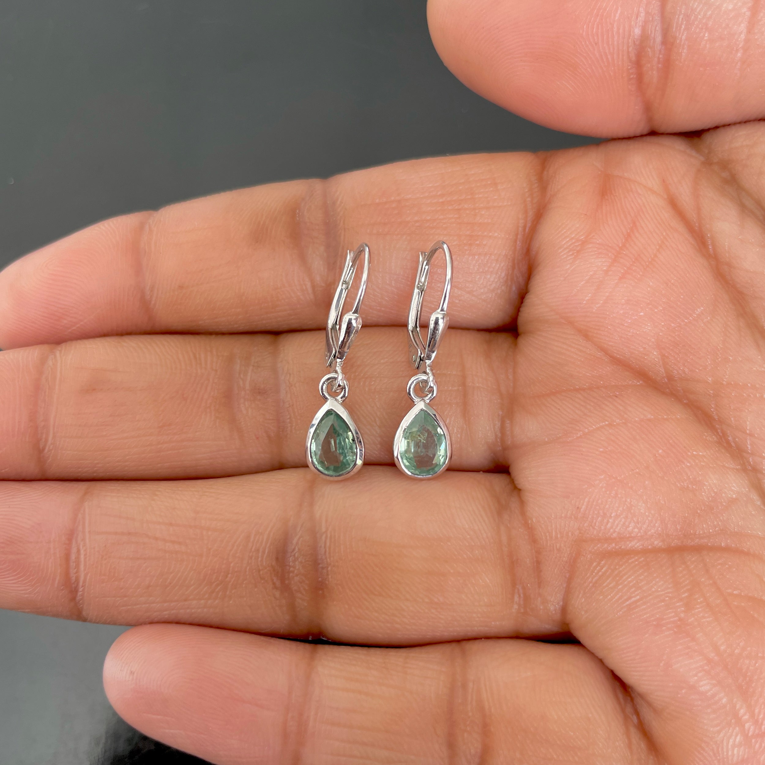 Green Kyanite Leverback Earrings-(GKY-SE-1317.)