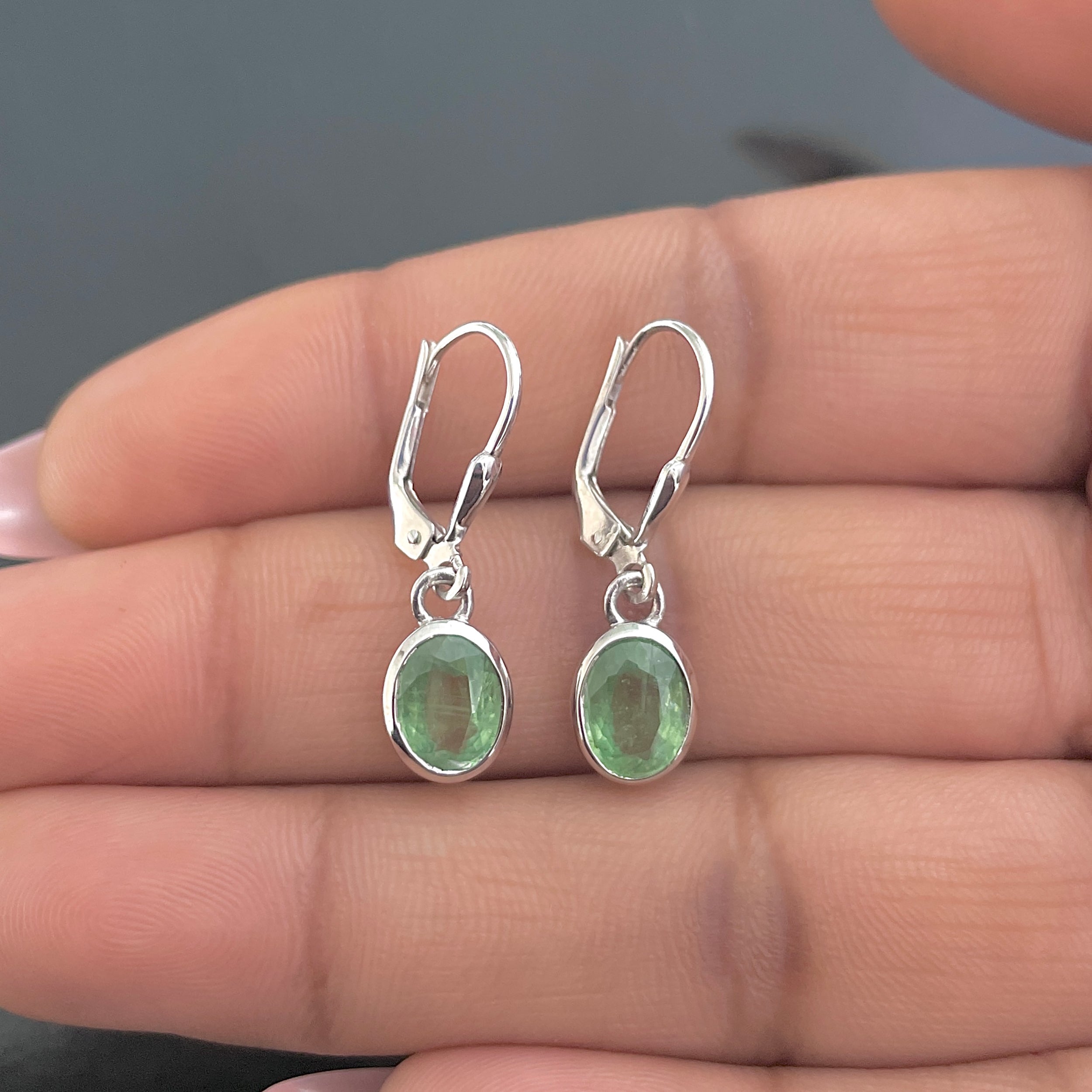 Green Kyanite Leverback Earrings-(GKY-SE-547.)