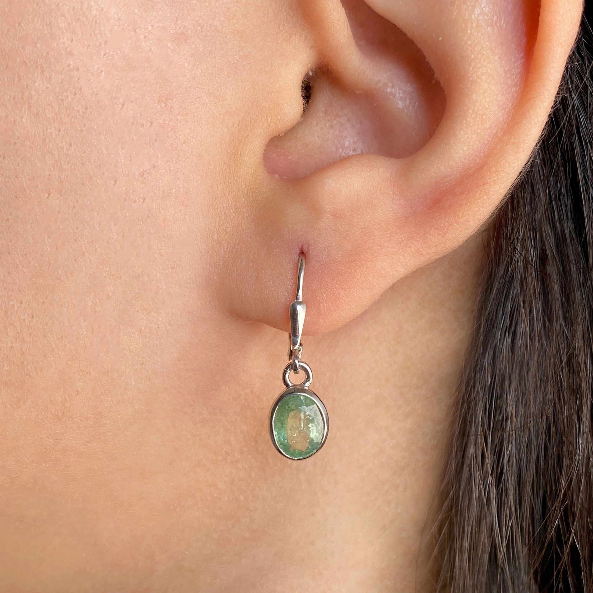 Green Kyanite Leverback Earrings-(GKY-SE-547.)