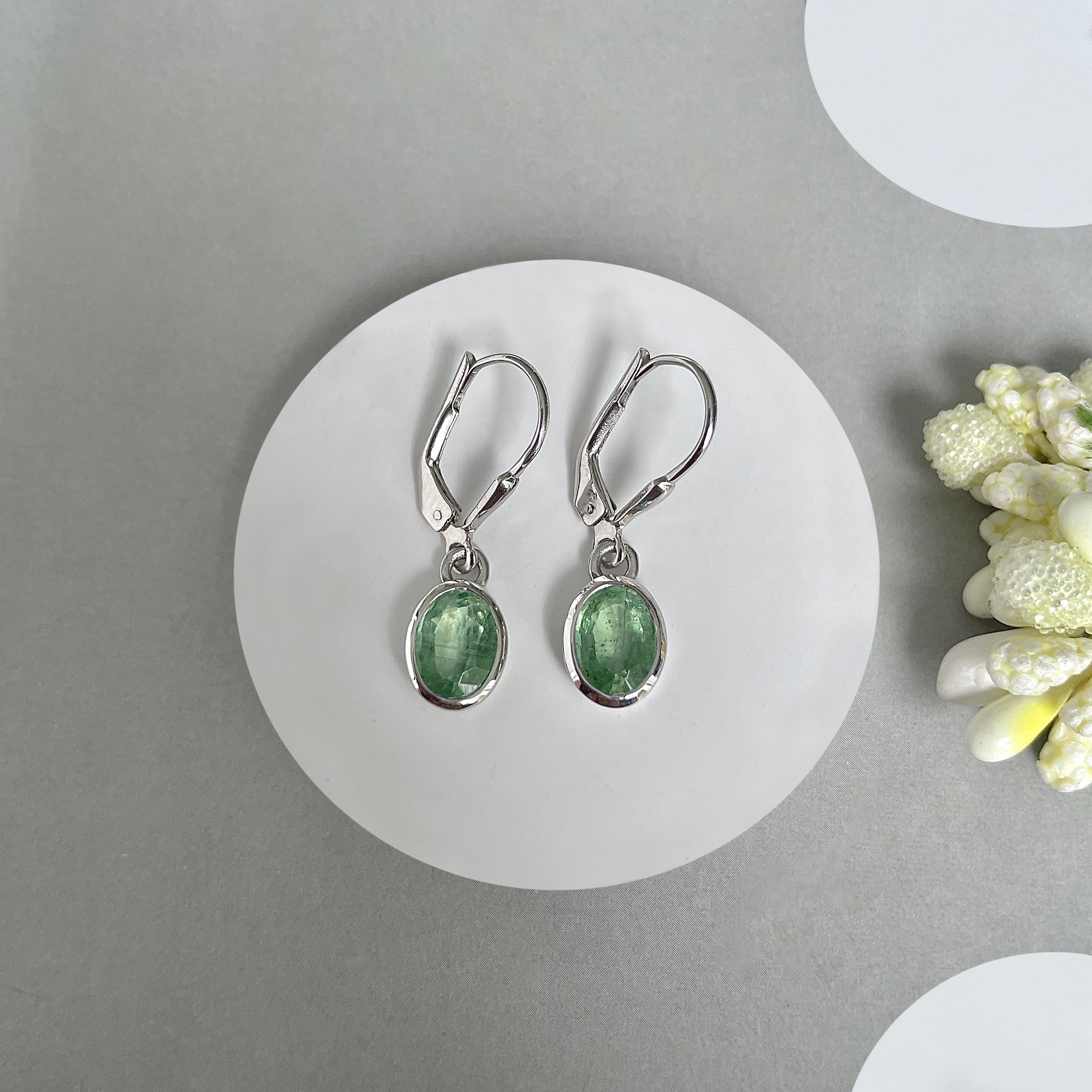 Green Kyanite Leverback Earrings-(GKY-SE-547.)