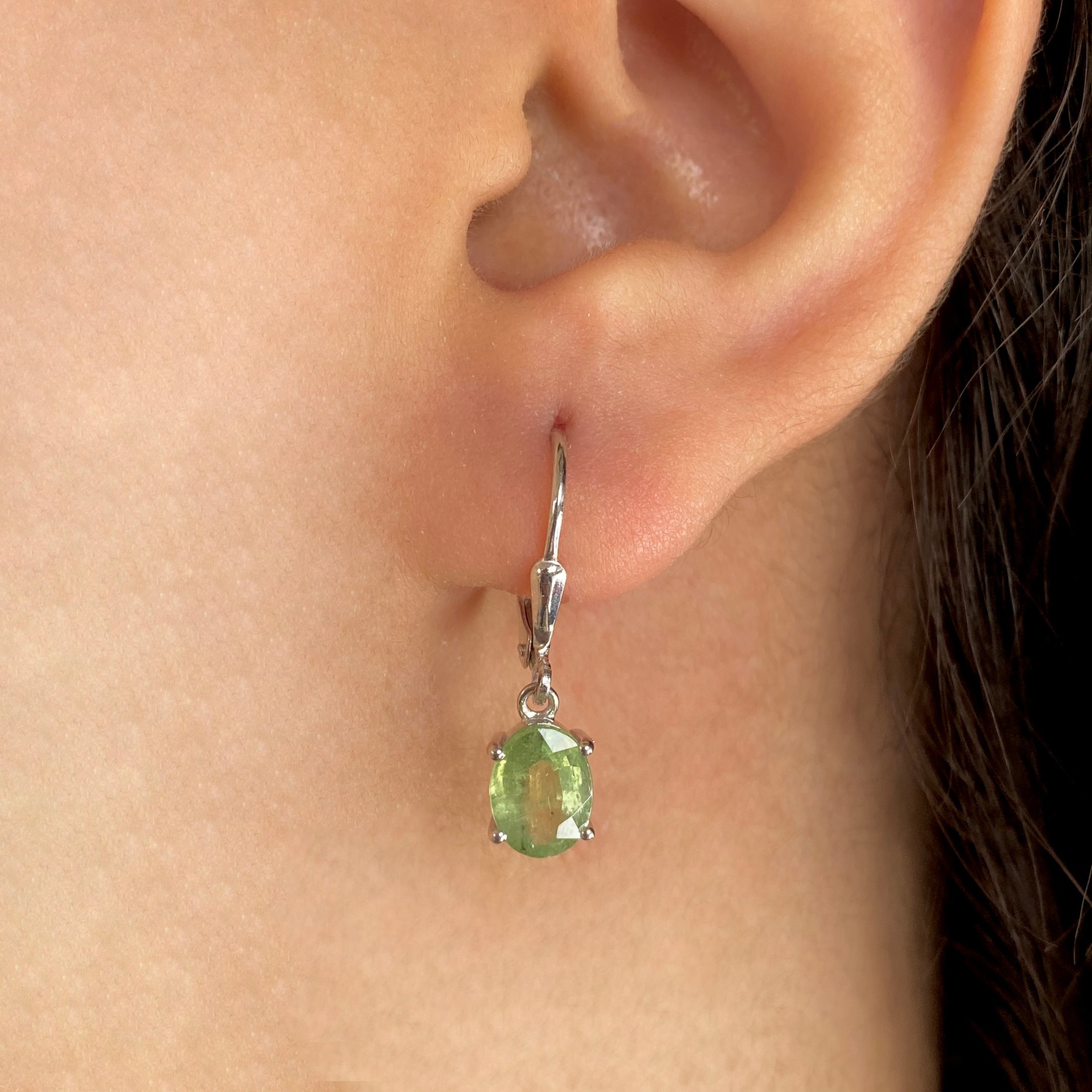 Green Kyanite Leverback Earrings-(GKY-SE-673.)