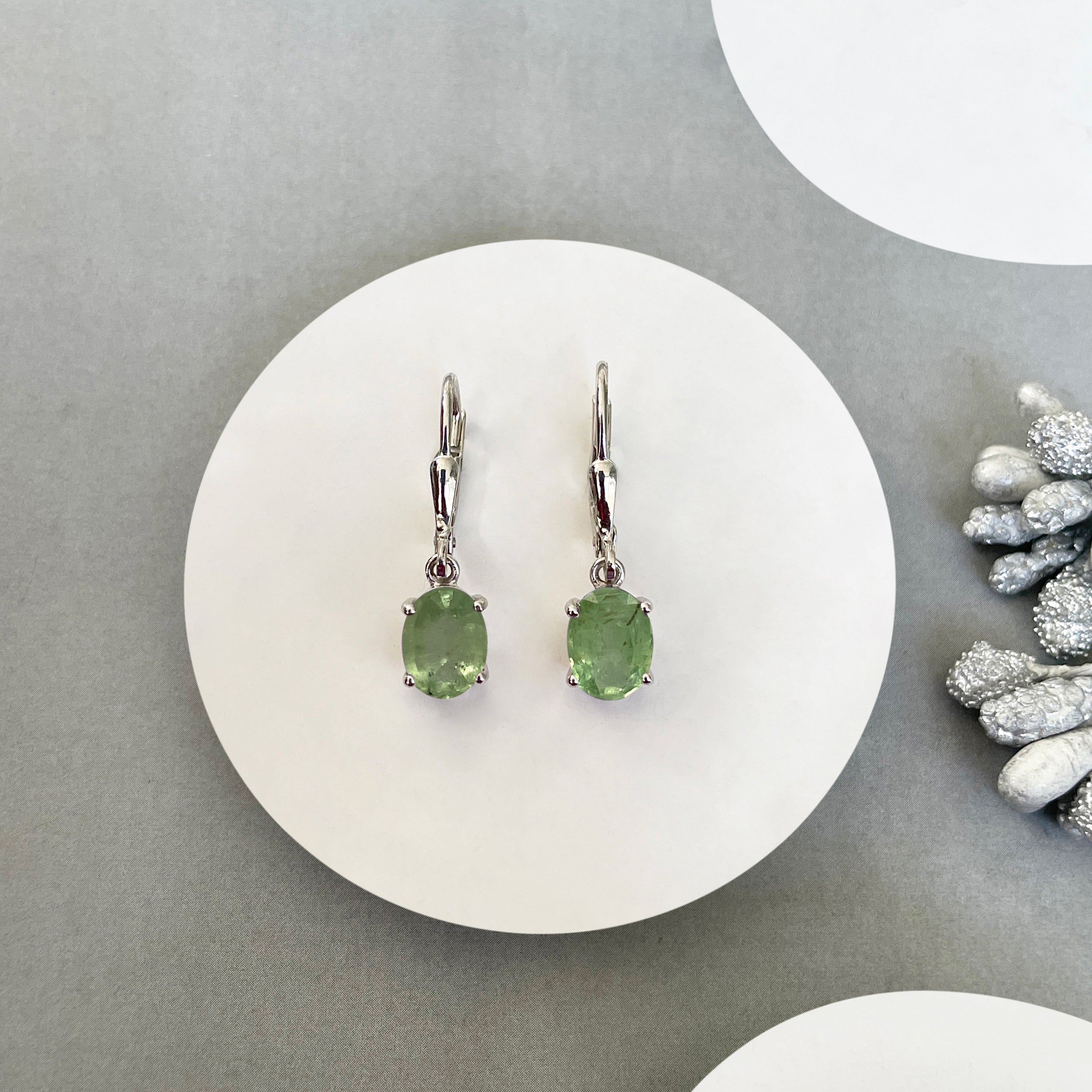 Green Kyanite Leverback Earrings-(GKY-SE-673.)