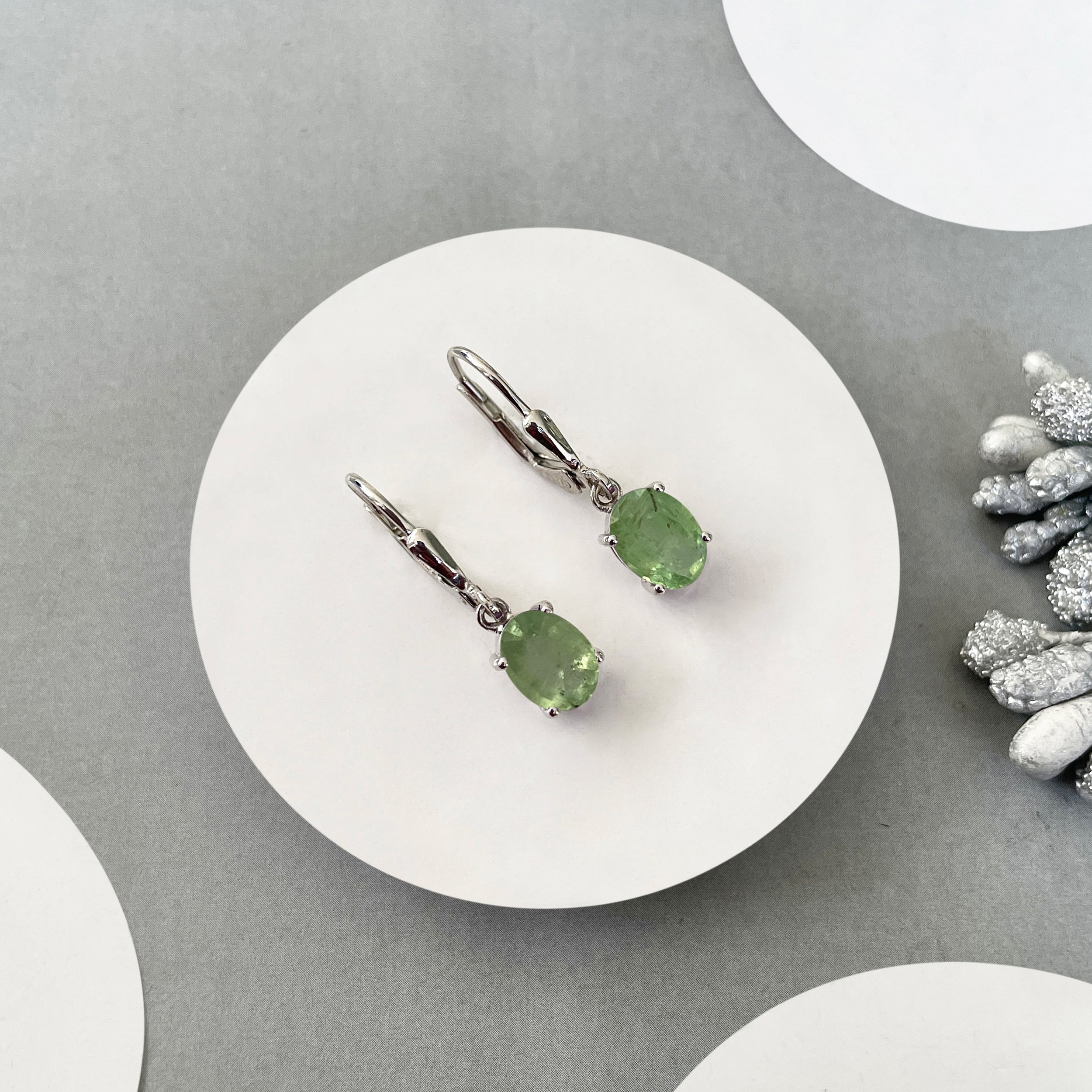 Green Kyanite Leverback Earrings-(GKY-SE-673.)