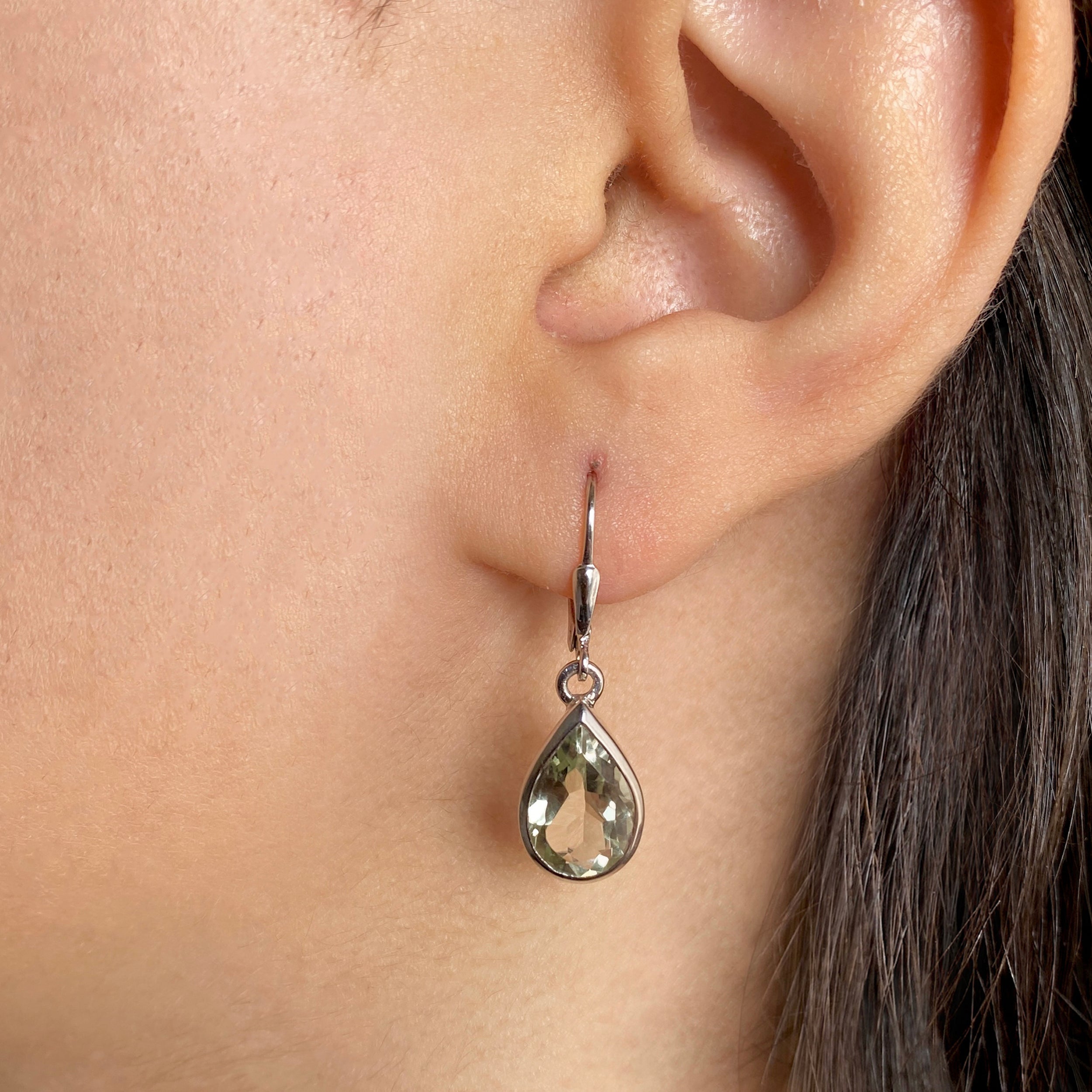 Green Amethyst Leverback Earrings-(GRA-SE-707.)