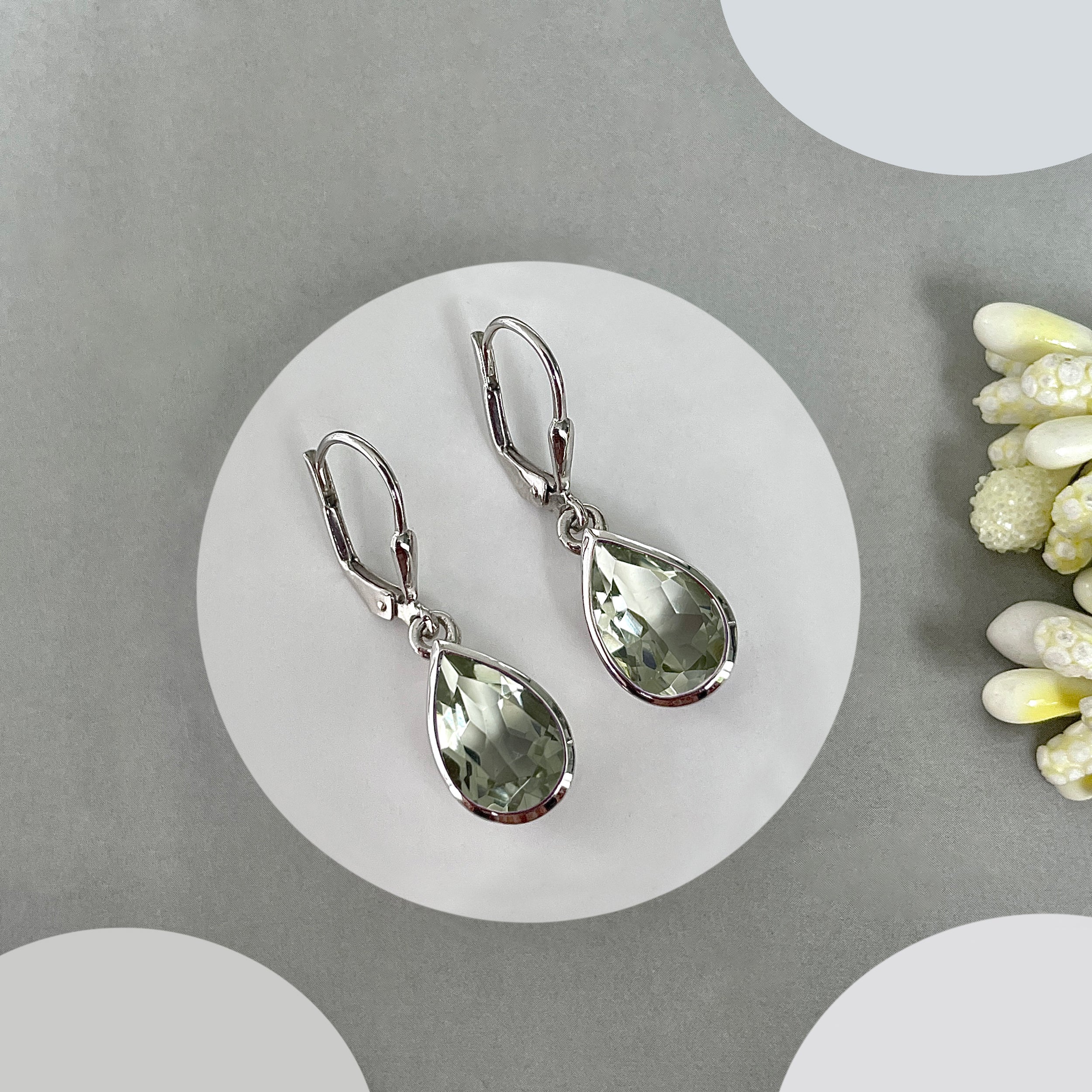 Green Amethyst Leverback Earrings-(GRA-SE-707.)