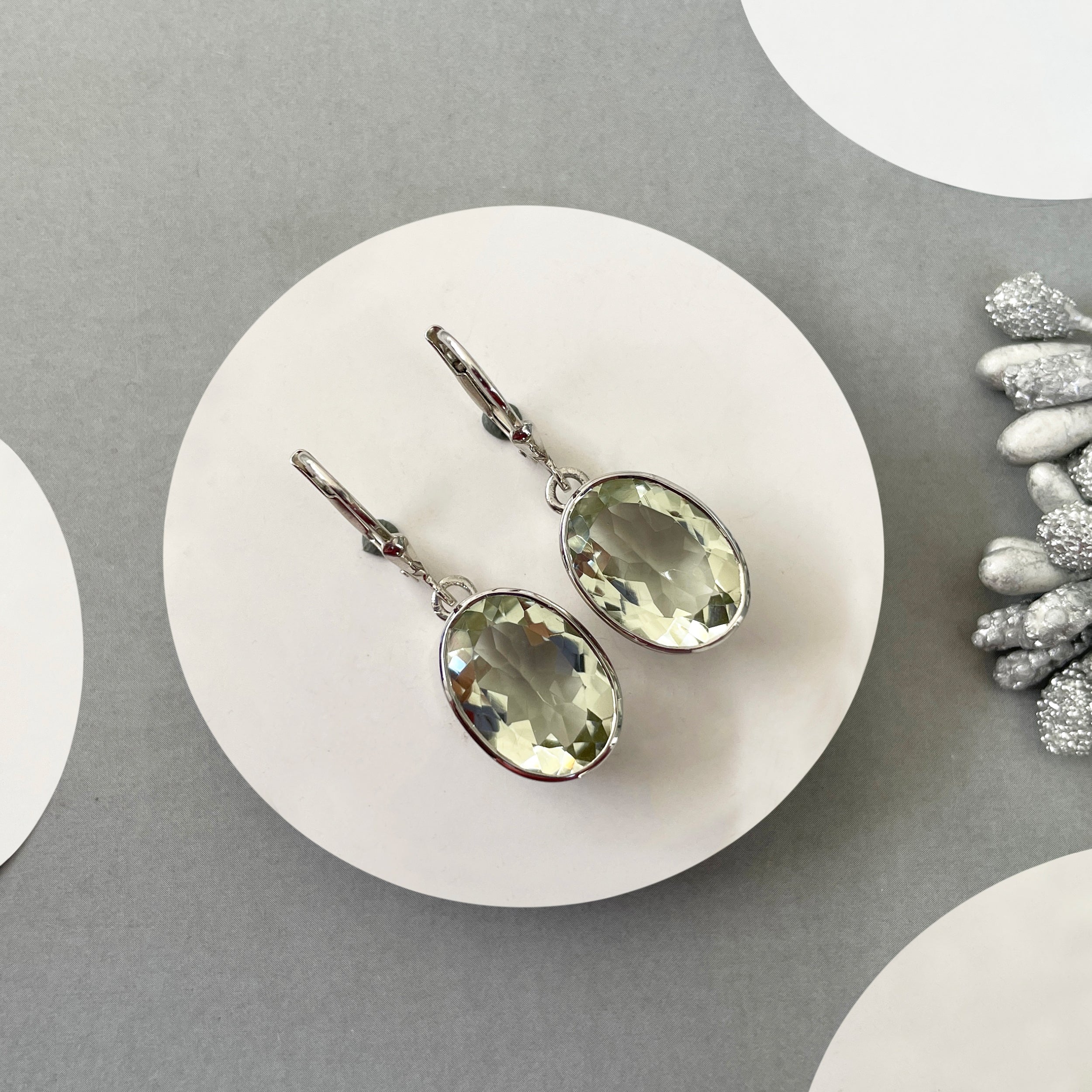 Green Amethyst Leverback Earrings-(GRA-SE-709.)