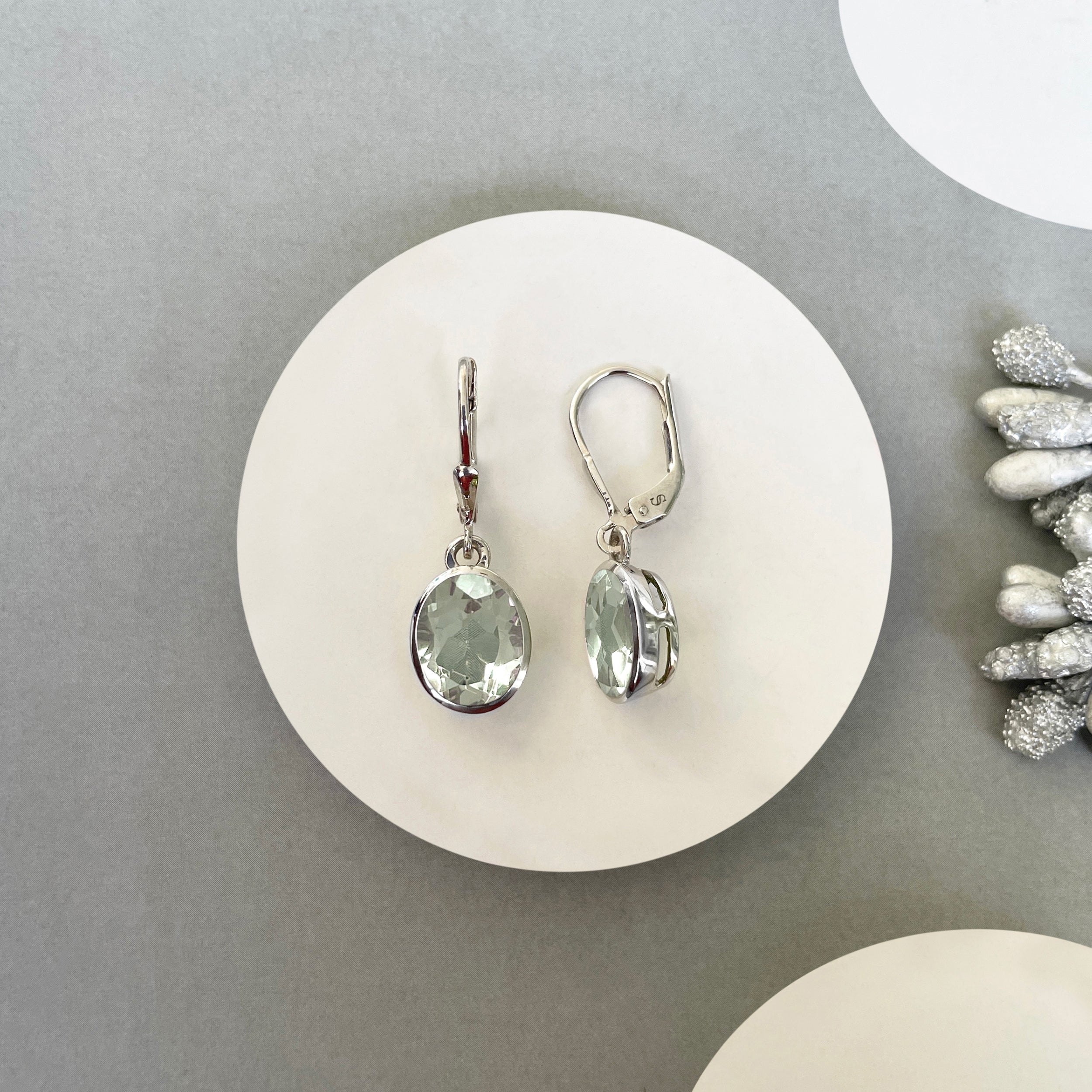 Green Amethyst Leverback Earrings-(GRA-SE-713.)