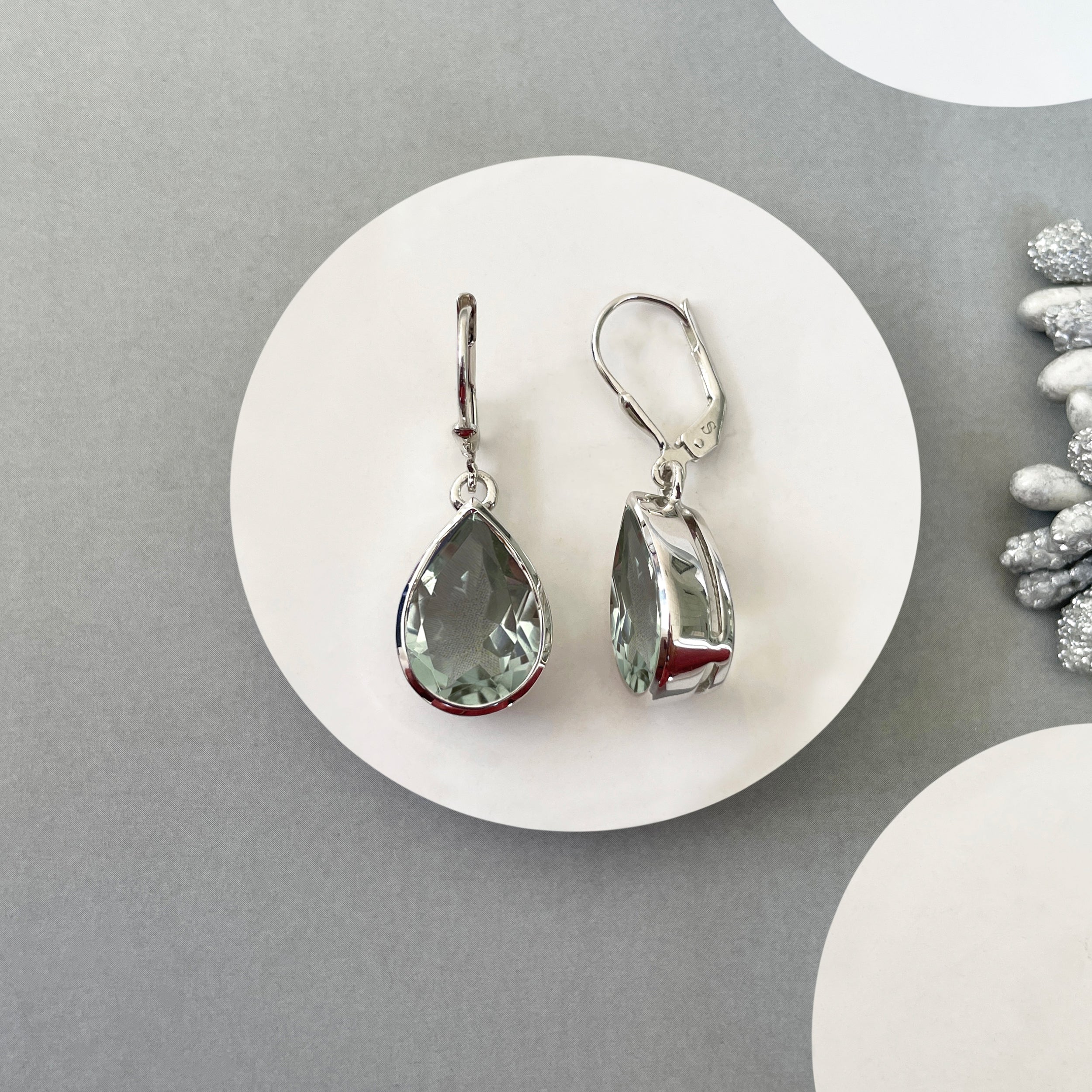 Green Amethyst Leverback Earrings-(GRA-SE-725.)