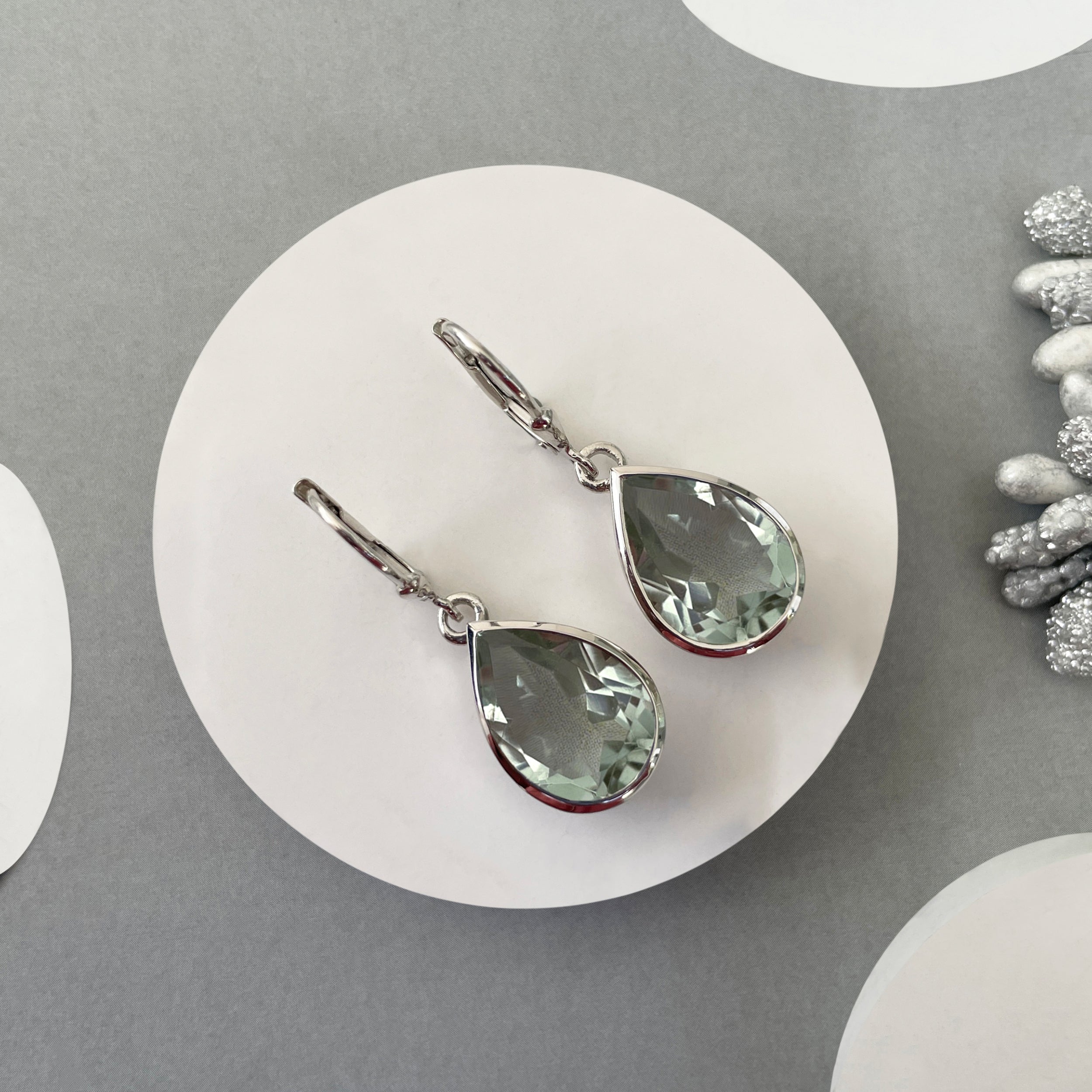Green Amethyst Leverback Earrings-(GRA-SE-725.)