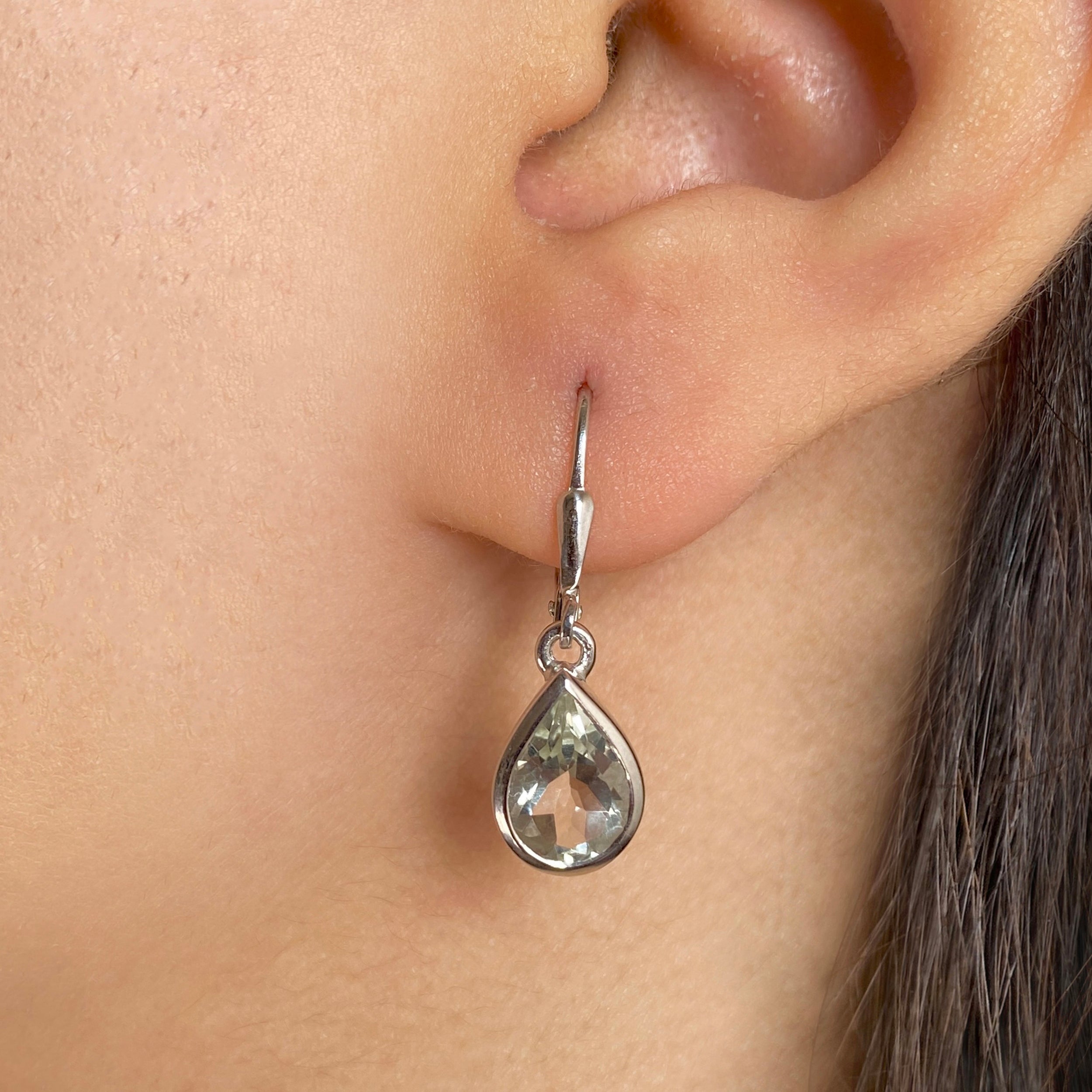 Green Amethyst Leverback Earrings-(GRA-SE-742.)