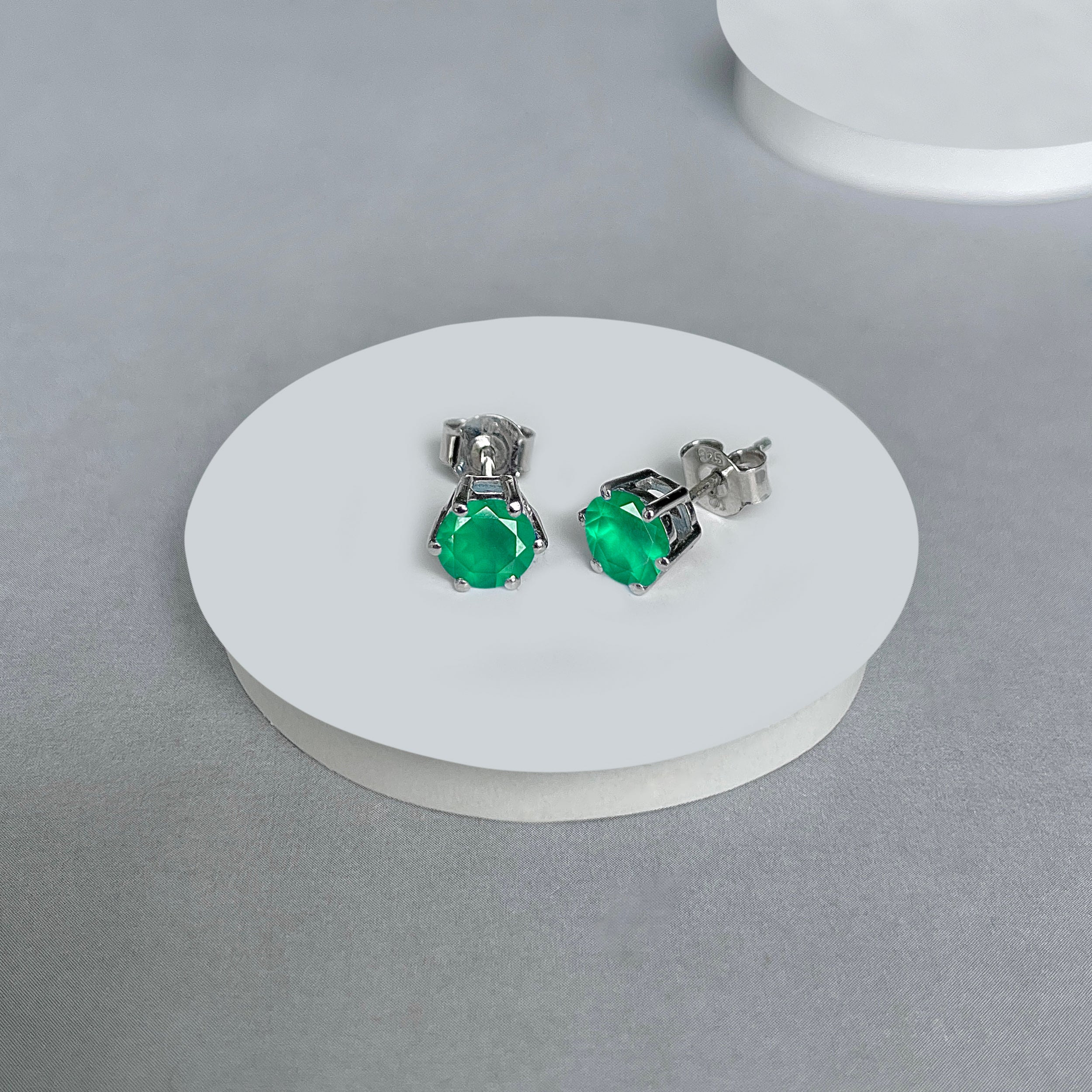 Green Onyx Stud Earrings-(GRO-SE-1024.)