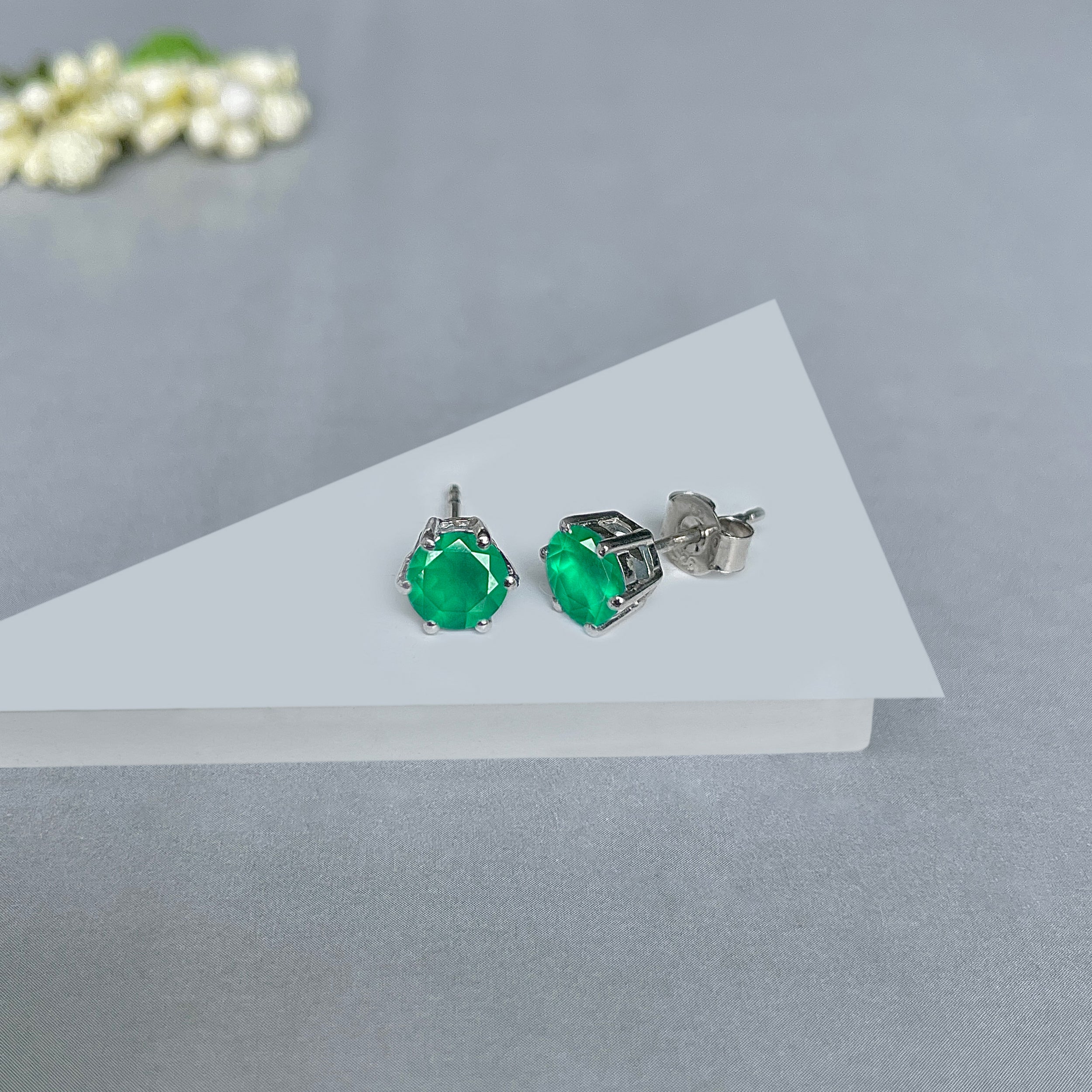 Green Onyx Stud Earrings-(GRO-SE-1024.)