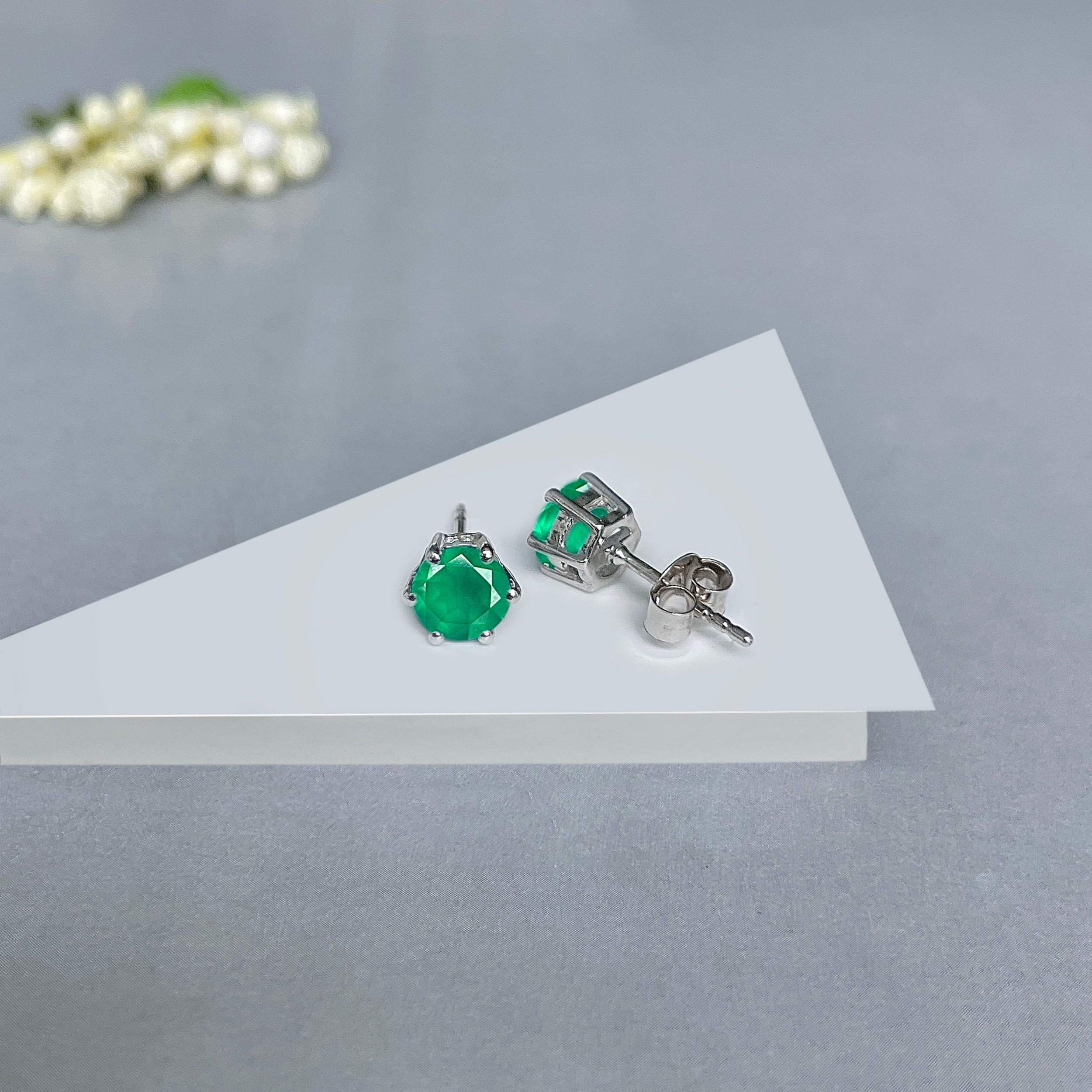 Green Onyx Stud Earrings-(GRO-SE-1024.)