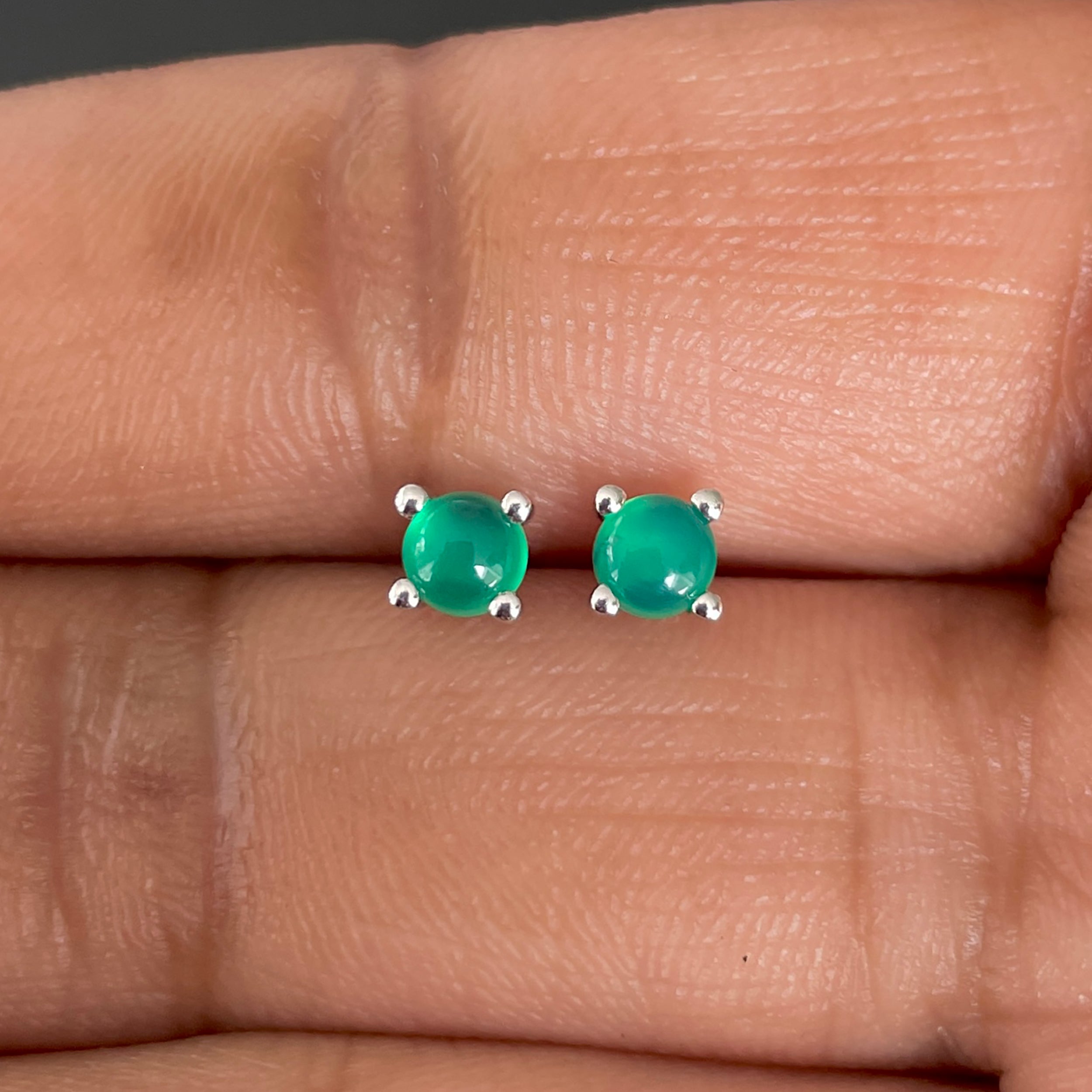 Green Onyx Stud Earring-(GRO-SE-1068.)