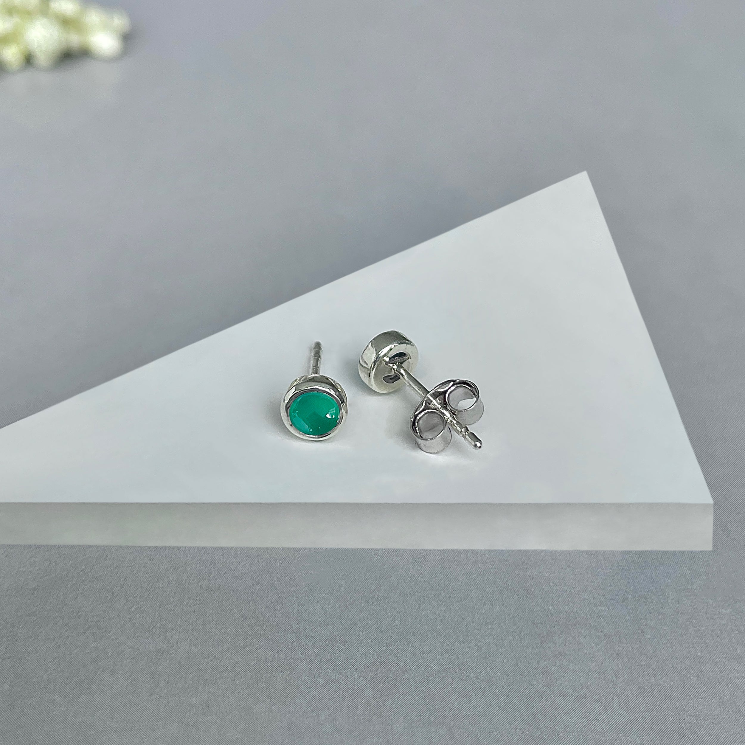 Green Onyx Stud Earrings-(GRO-SE-1072.)
