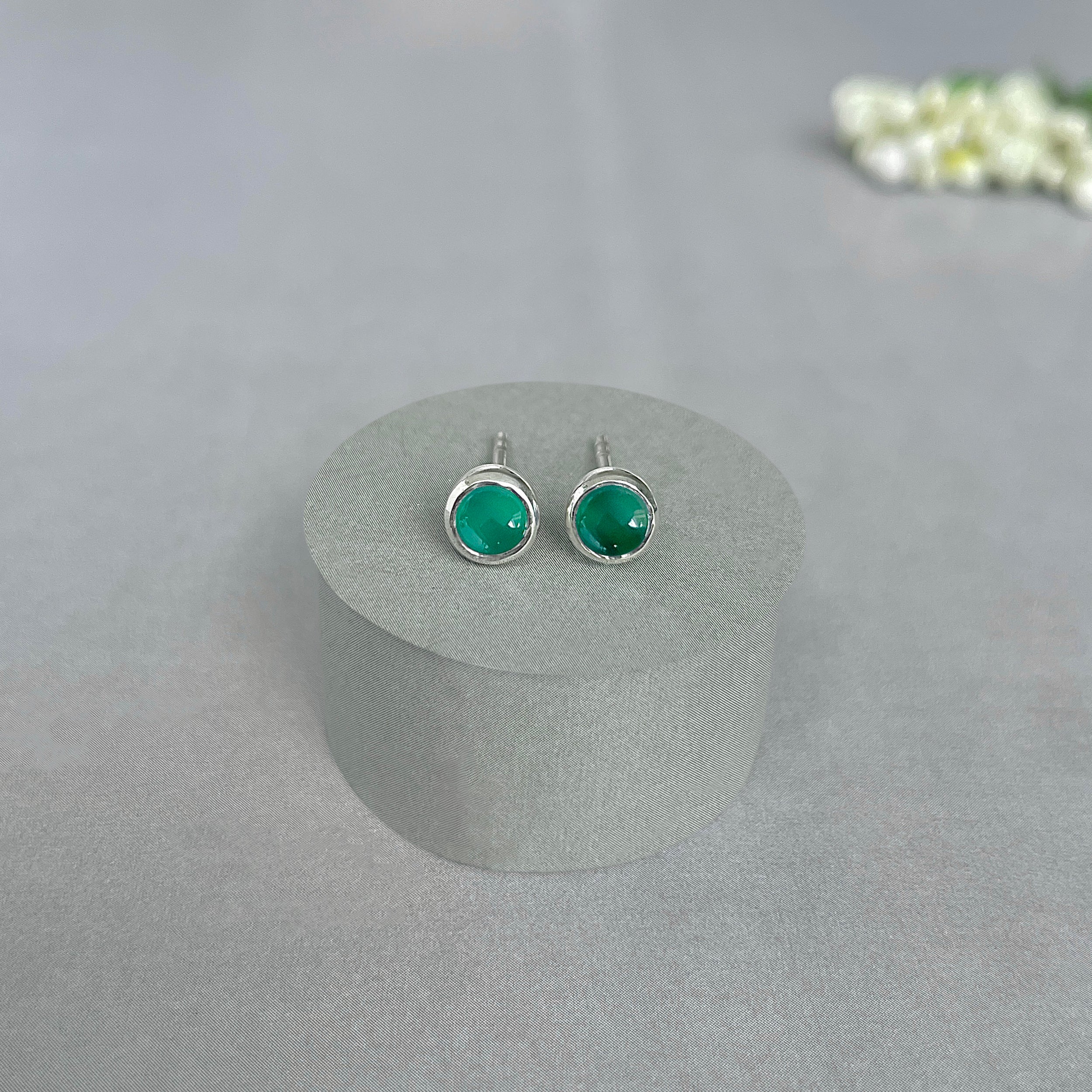 Green Onyx Stud Earrings-(GRO-SE-1072.)