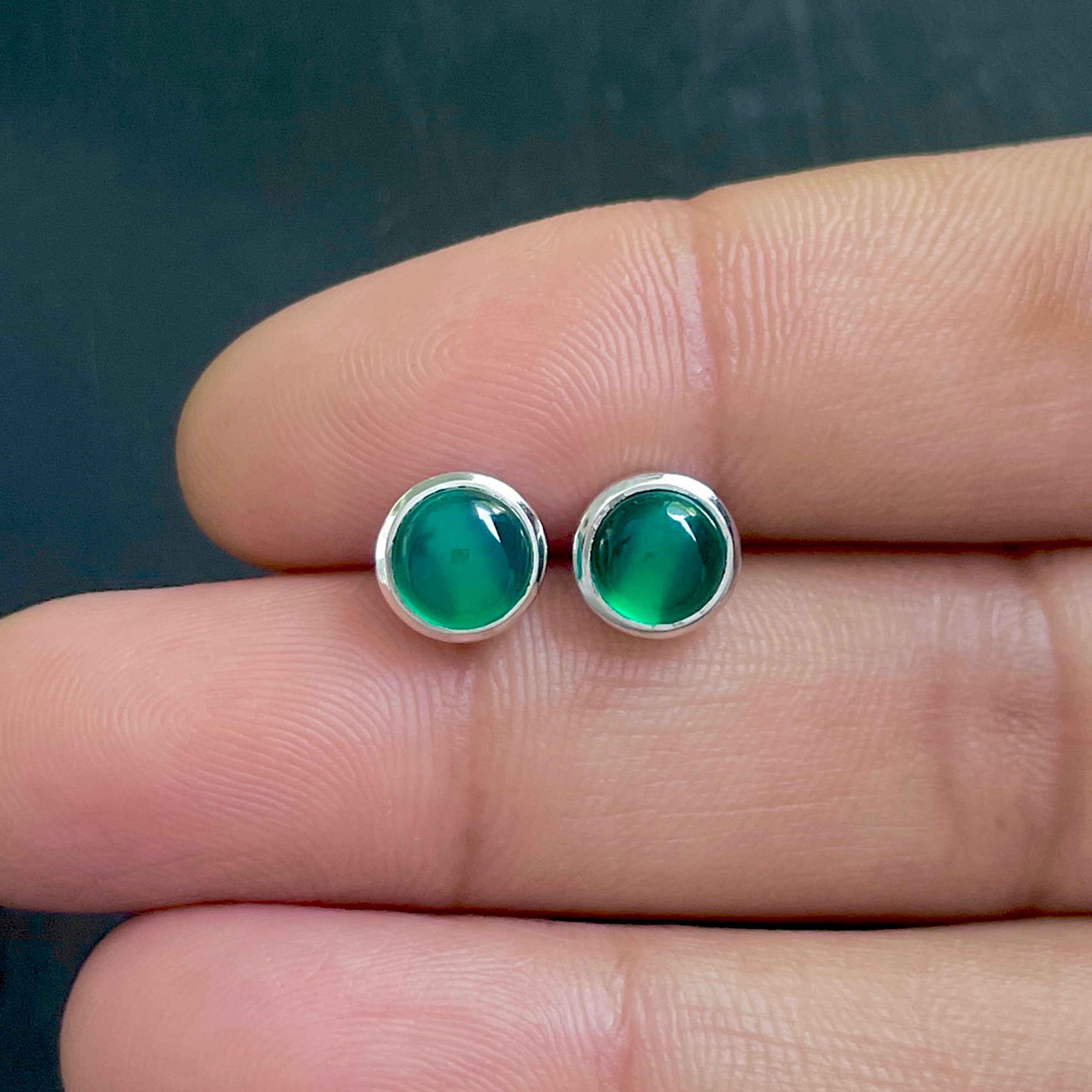 Green Onyx Stud Earring-(GRO-SE-1073.)