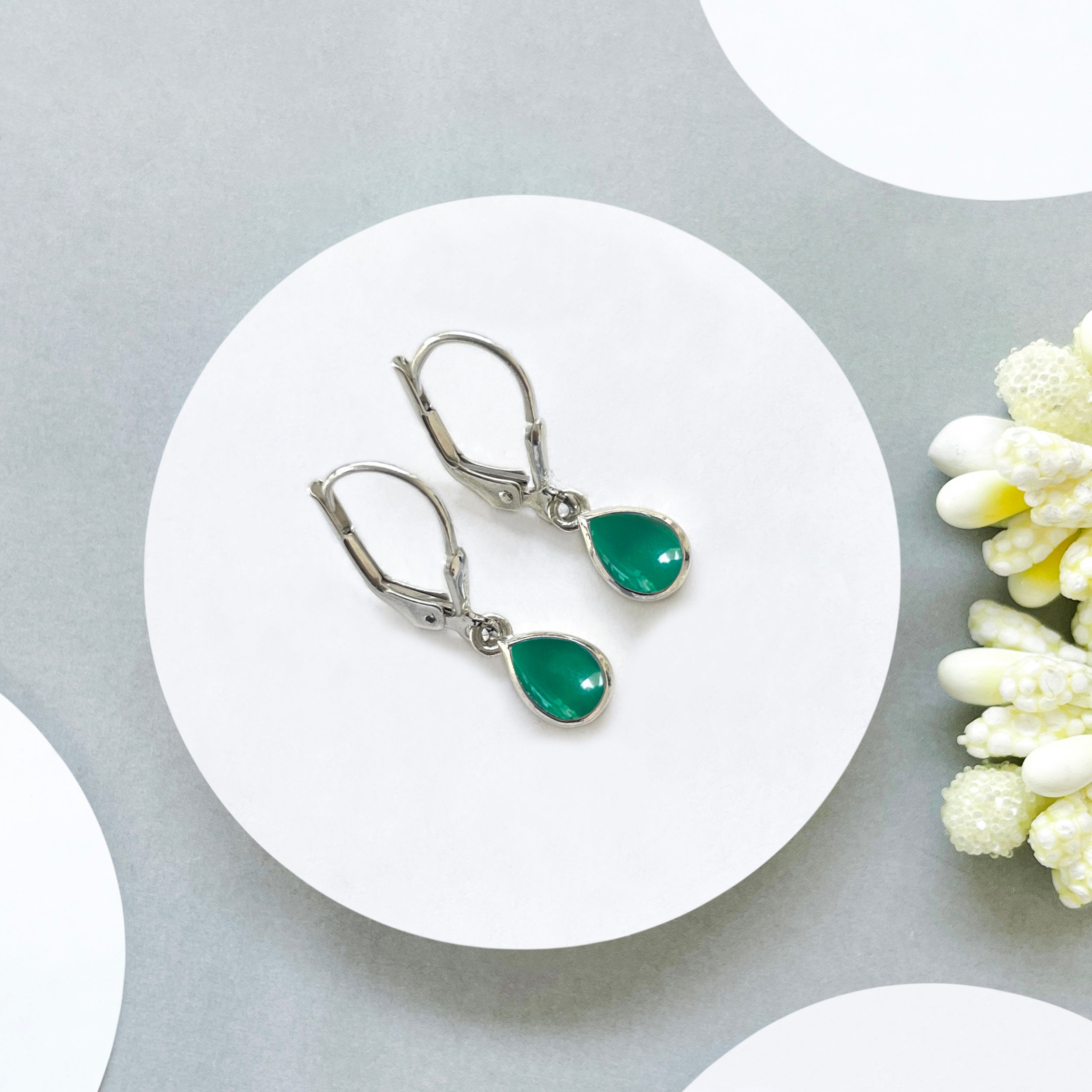 Green Onyx Leverback Earring-(GRO-SE-1109.)