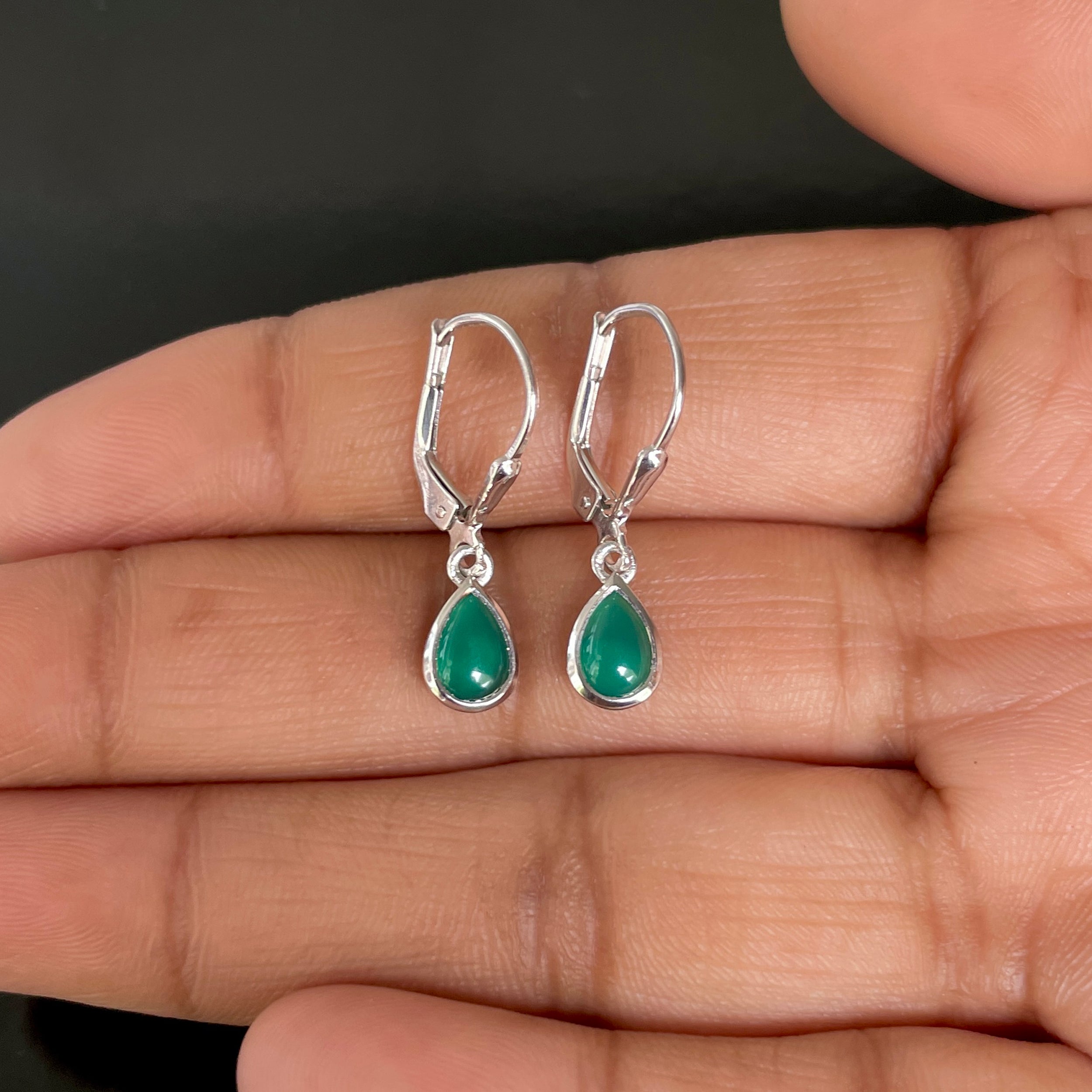 Green Onyx Leverback Earring-(GRO-SE-1109.)