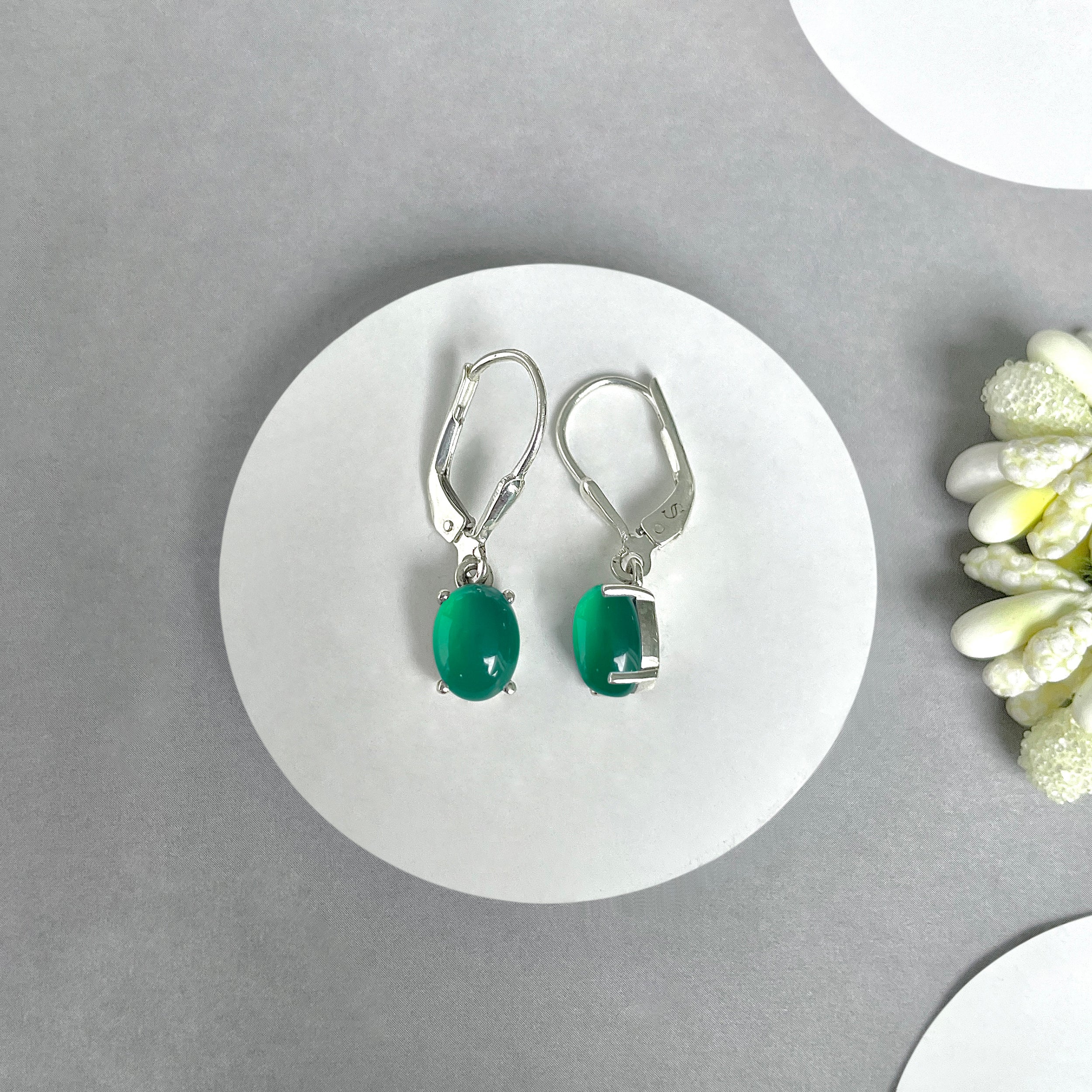 Green Onyx Leverback Earrings-(GRO-SE-1128.)