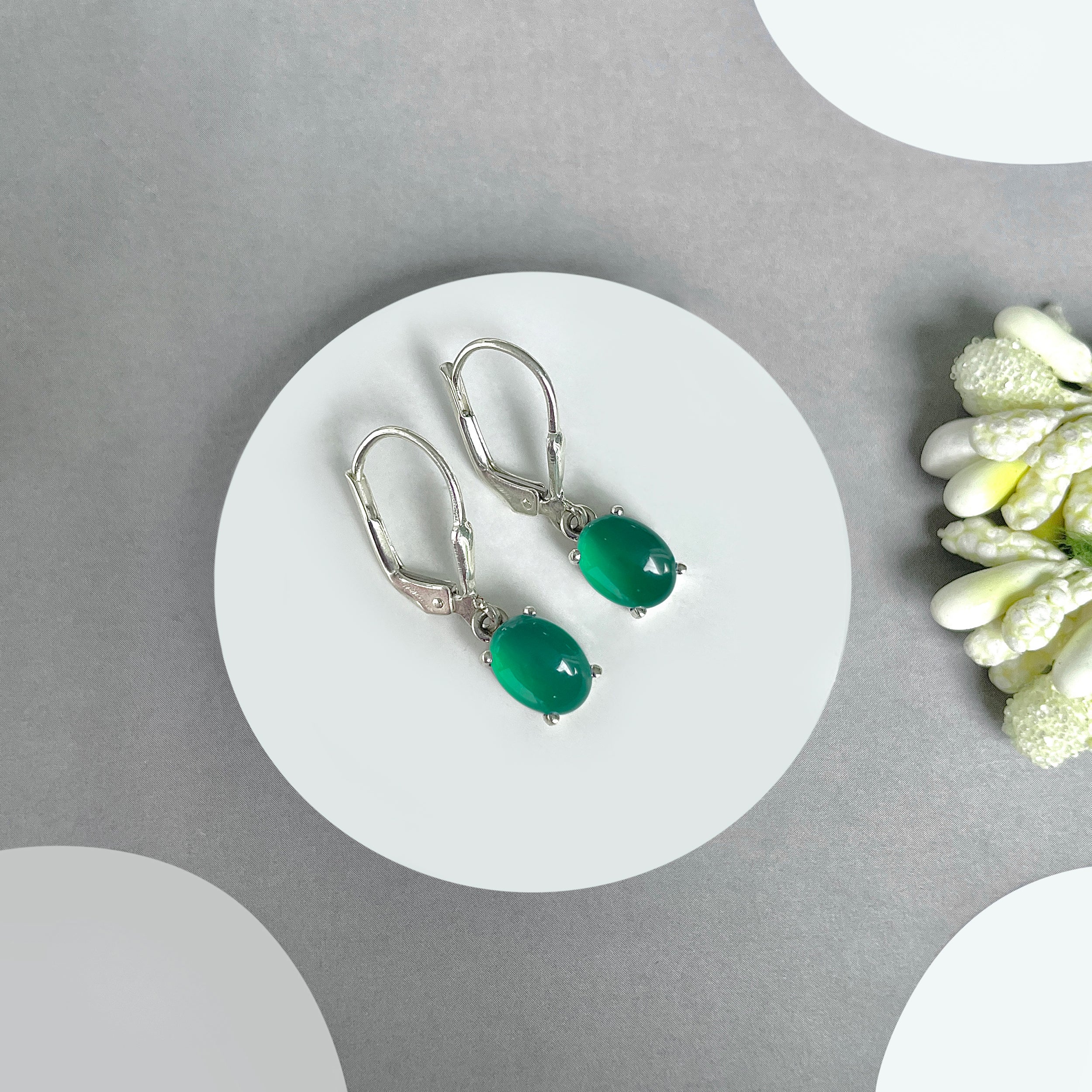 Green Onyx Leverback Earrings-(GRO-SE-1128.)