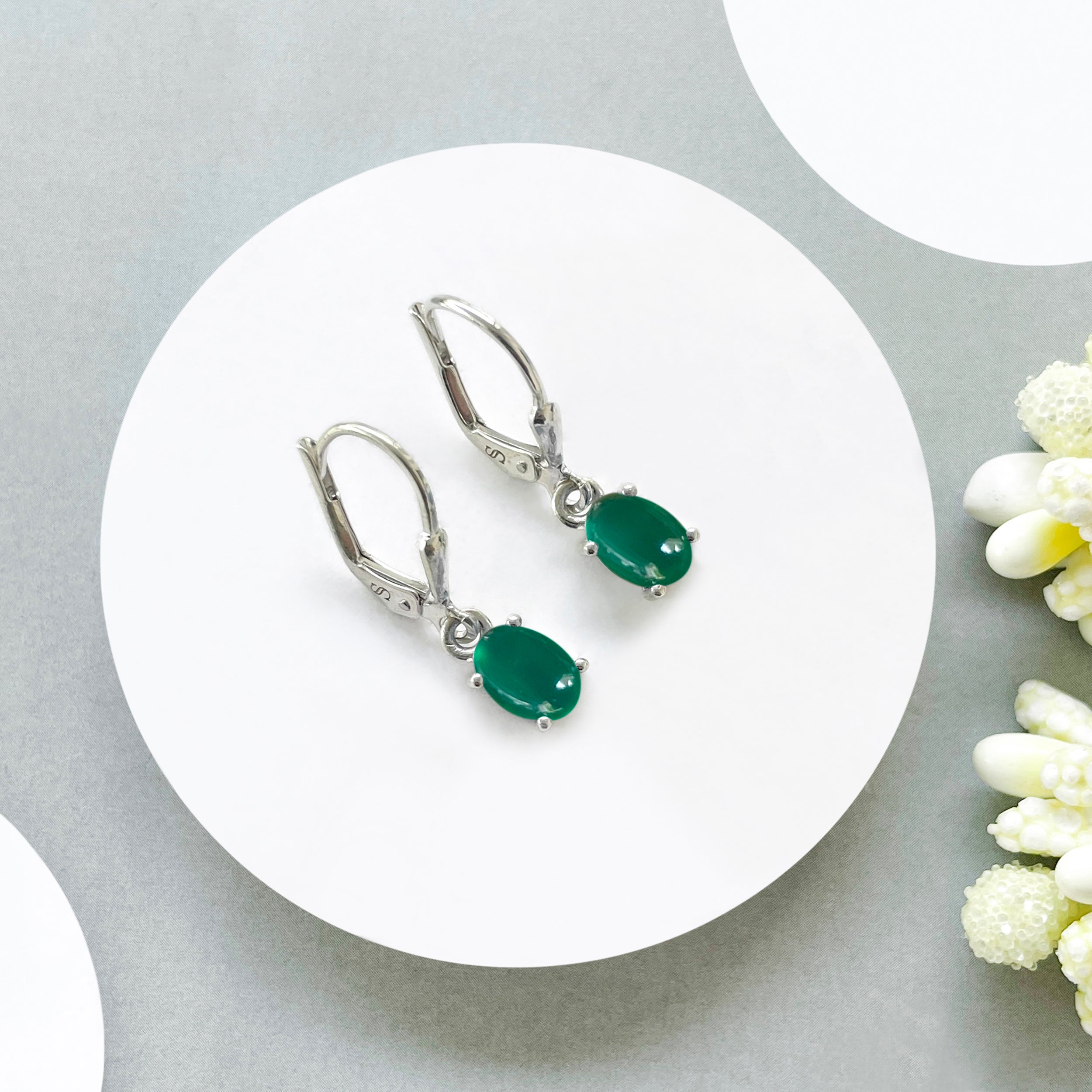 Green Onyx Leverback Earring-(GRO-SE-1177.)