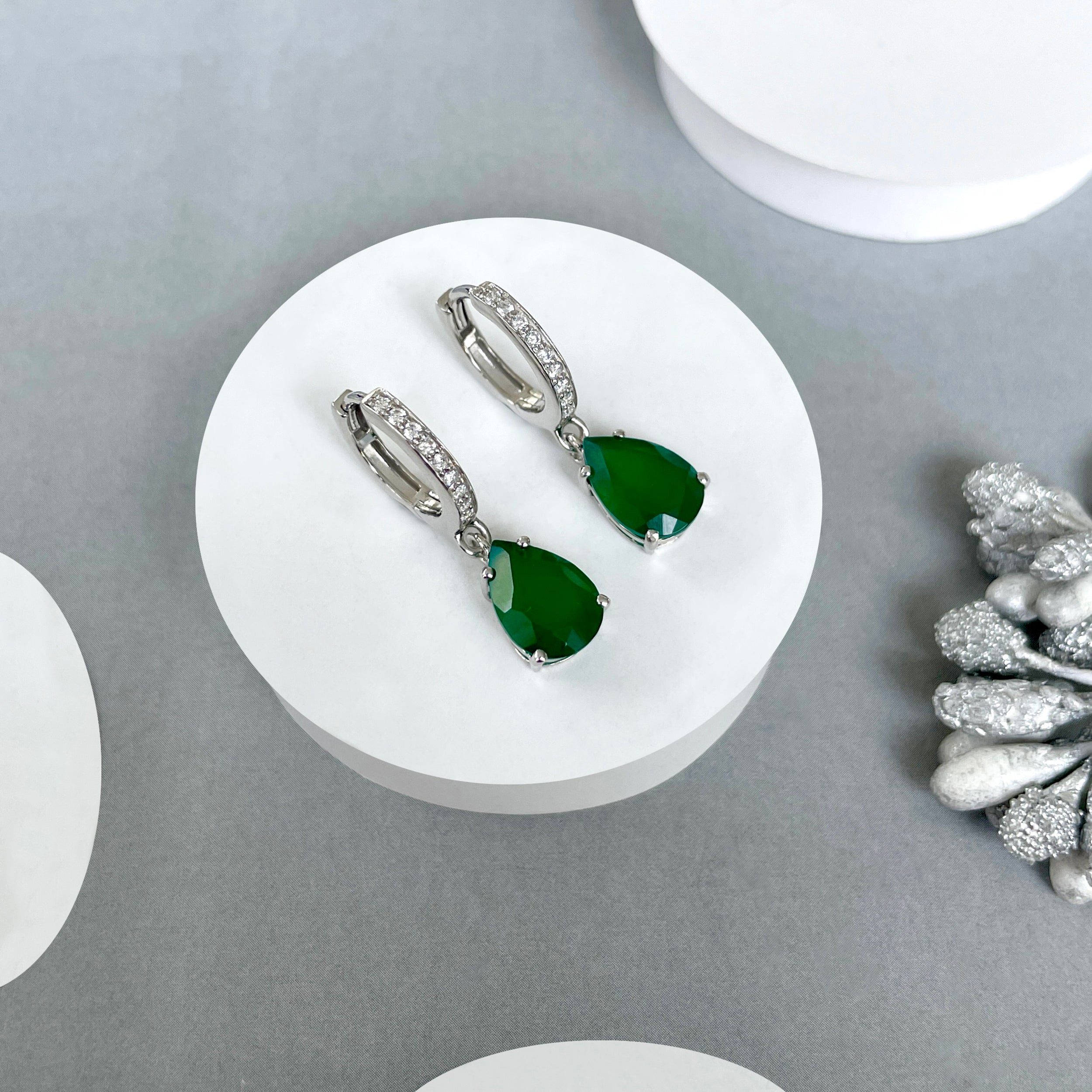 Green Onyx Leverback Earring-(GRO-SE-1223.)