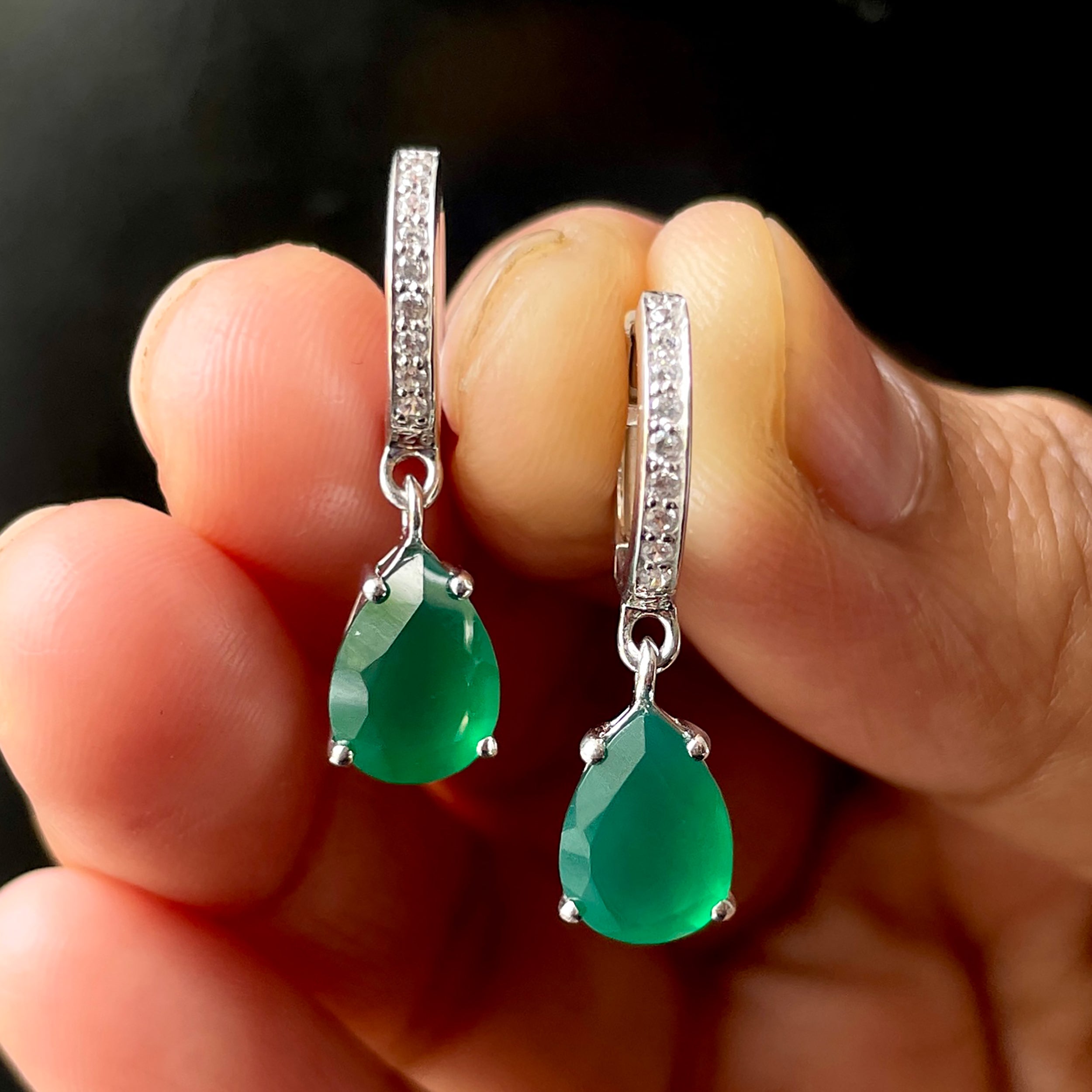Green Onyx Leverback Earring-(GRO-SE-1223.)
